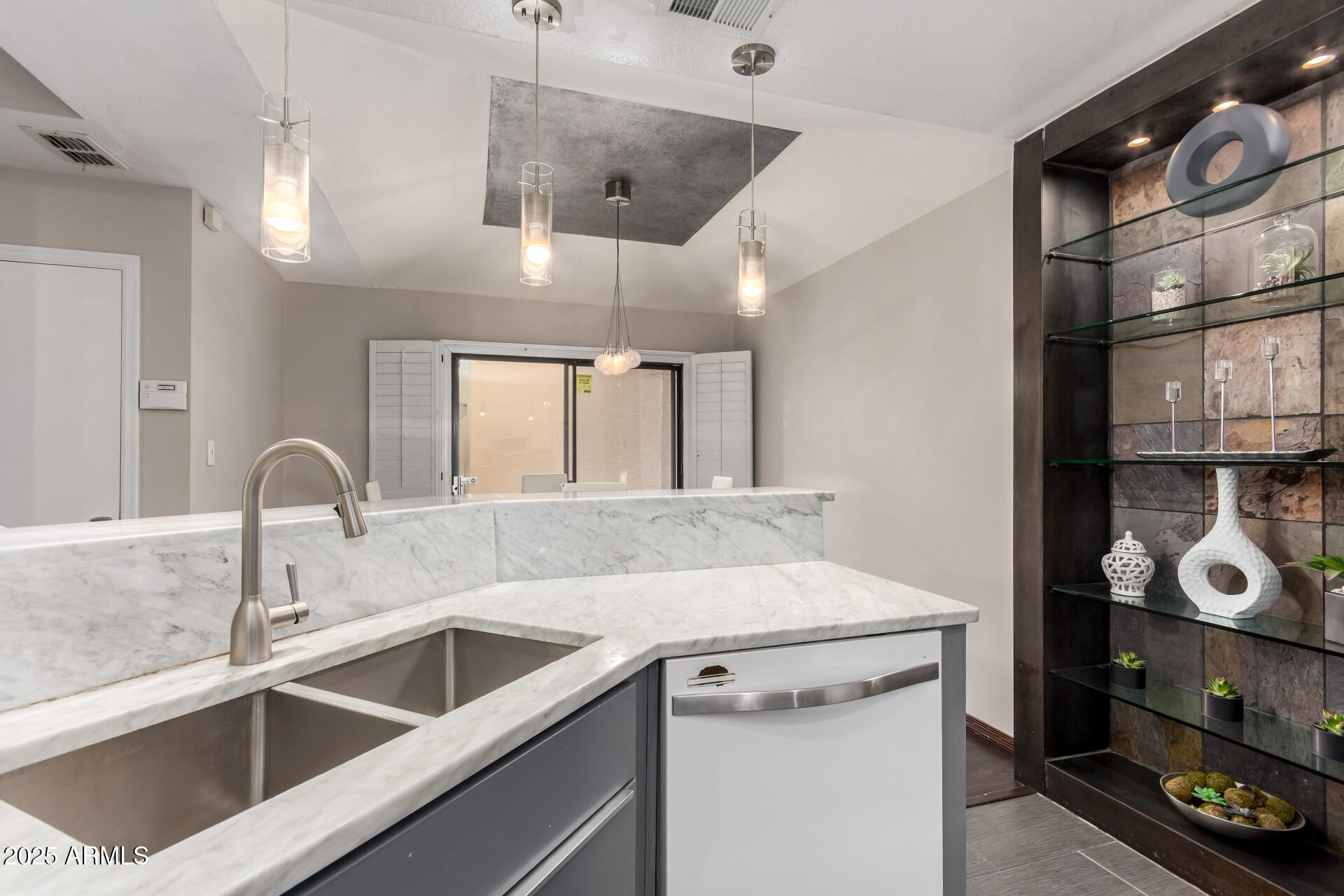 4201 N 20TH Street 115