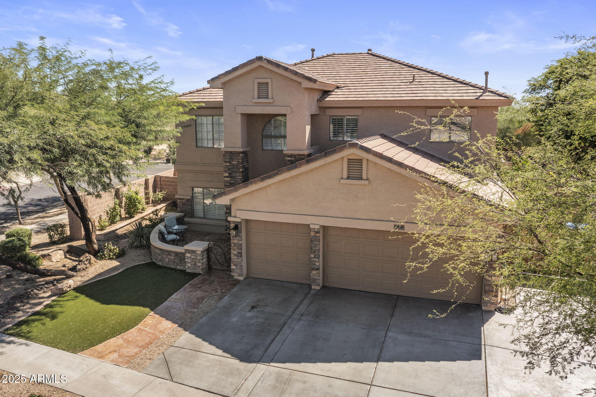 2405 W BARBIE Lane