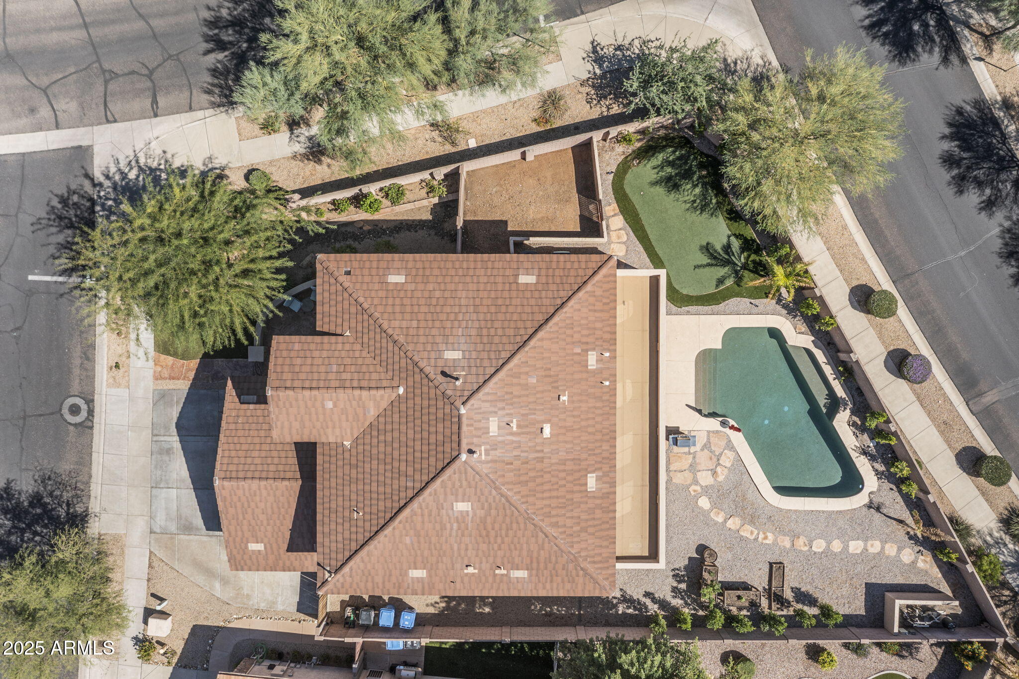 2405 W BARBIE Lane