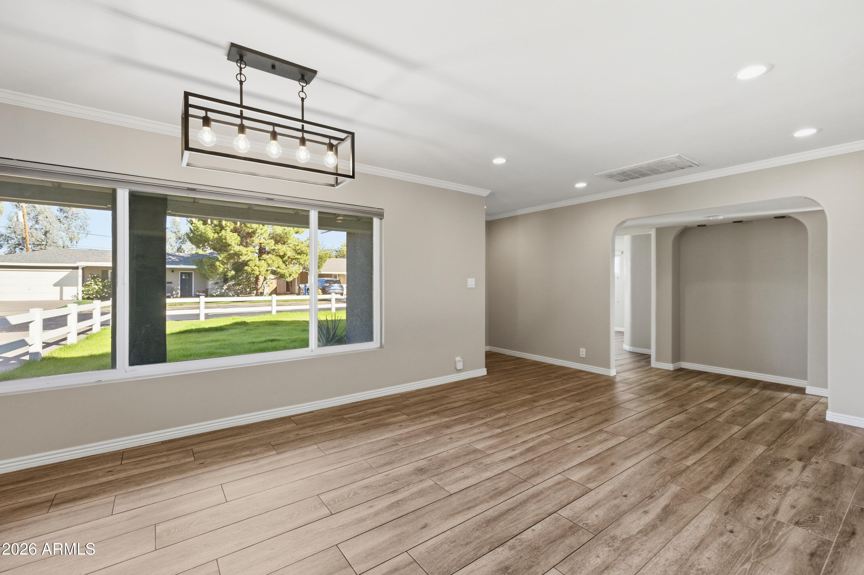 1919 E COOLIDGE Street E