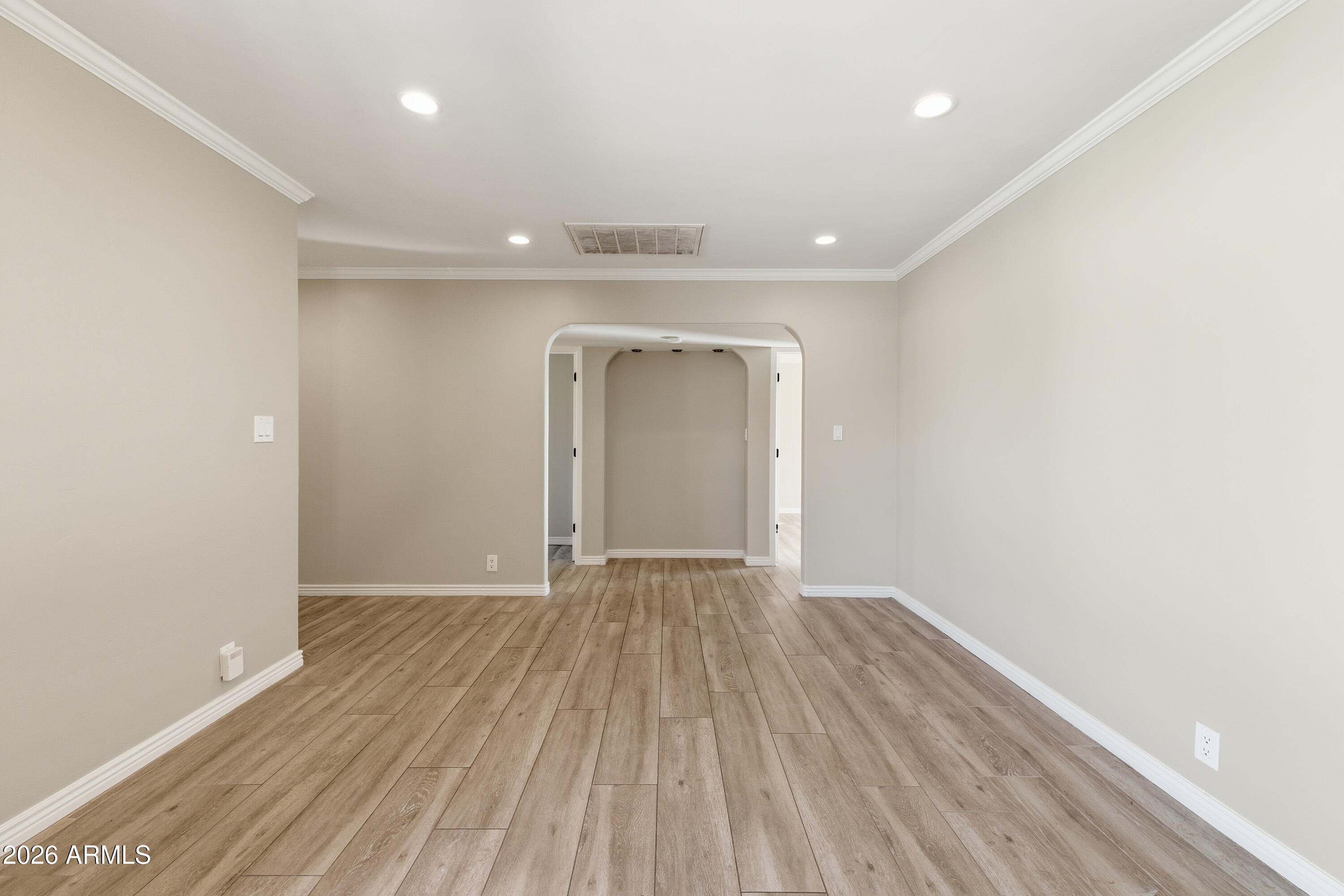 1919 E COOLIDGE Street E