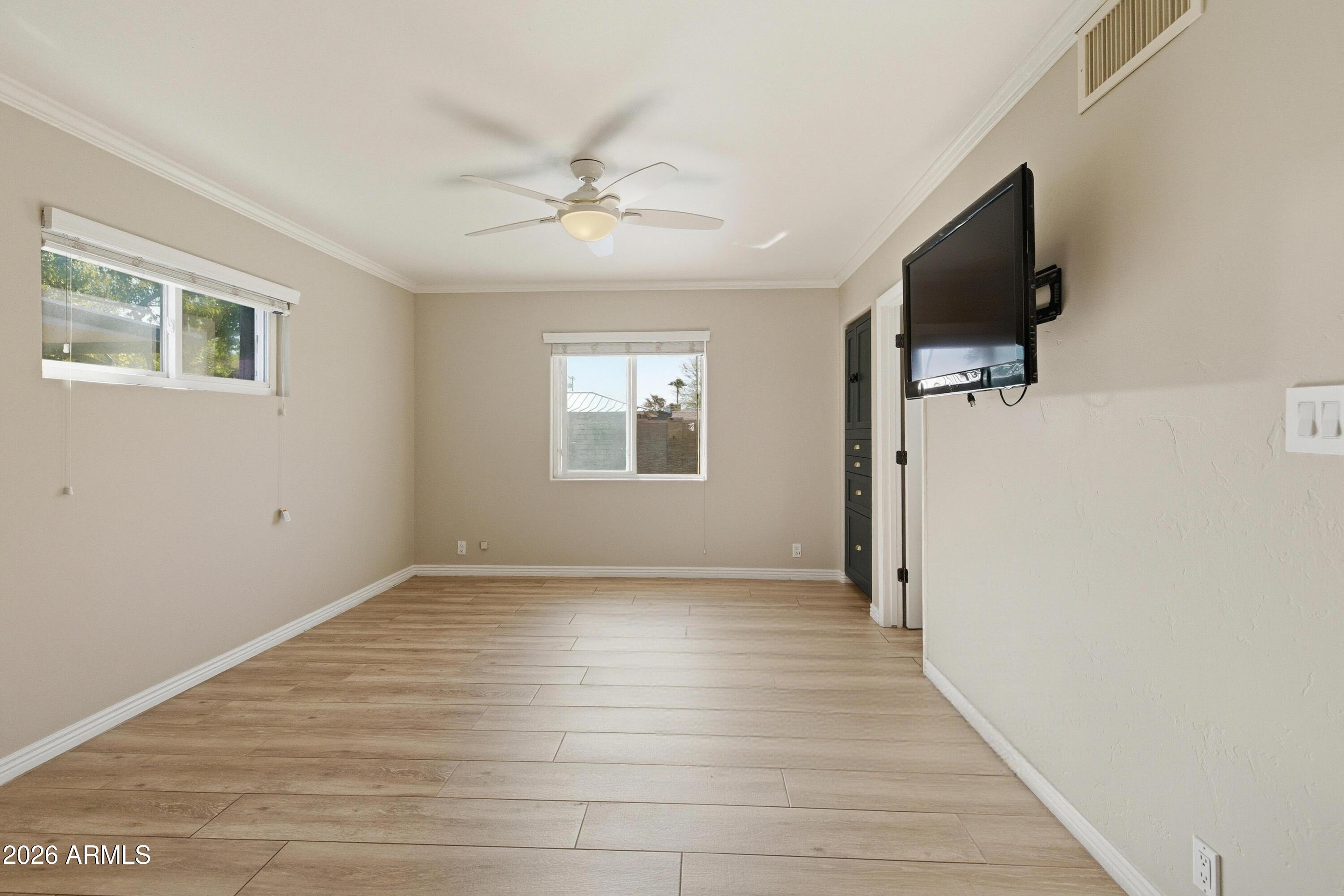 1919 E COOLIDGE Street E