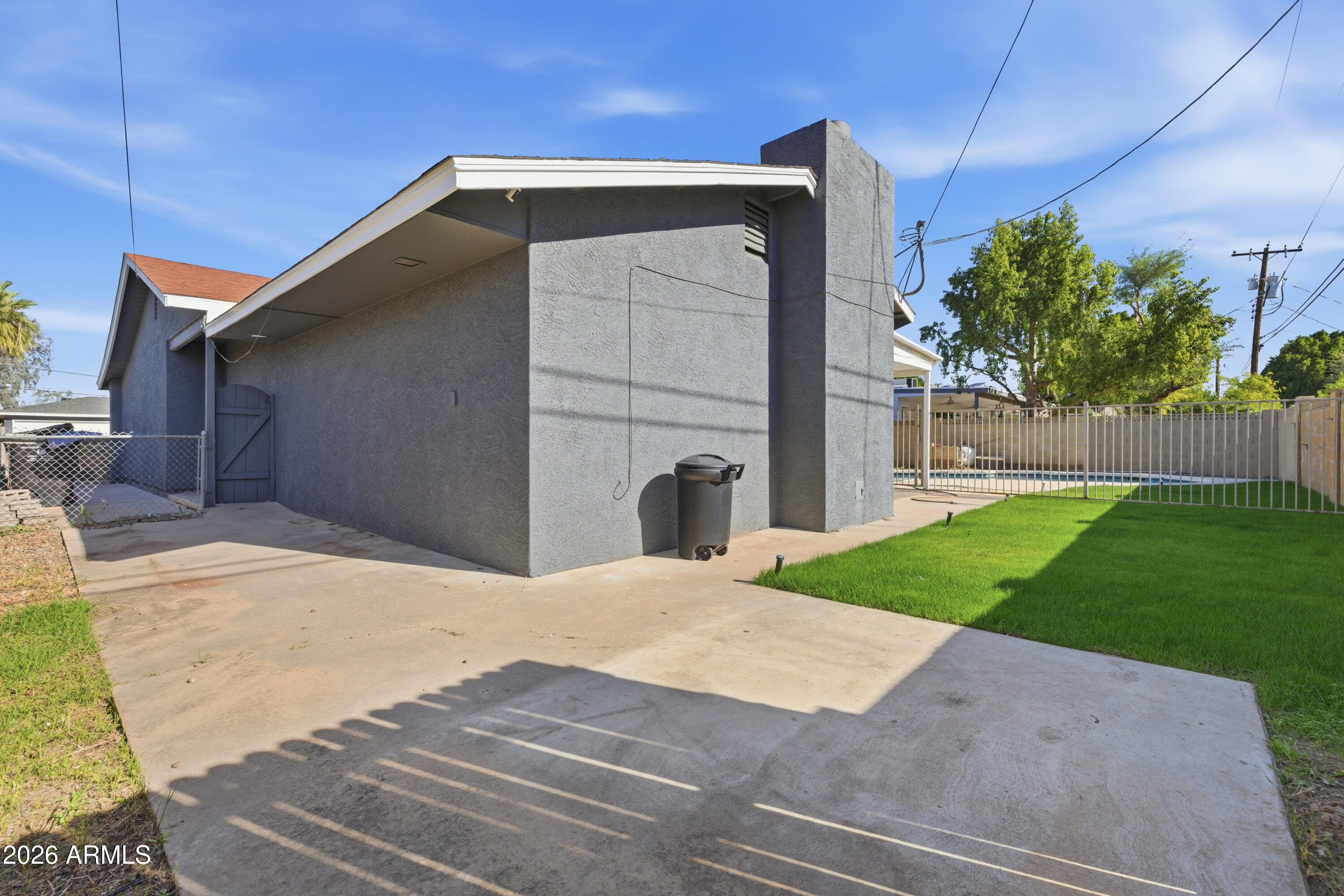 1919 E COOLIDGE Street E