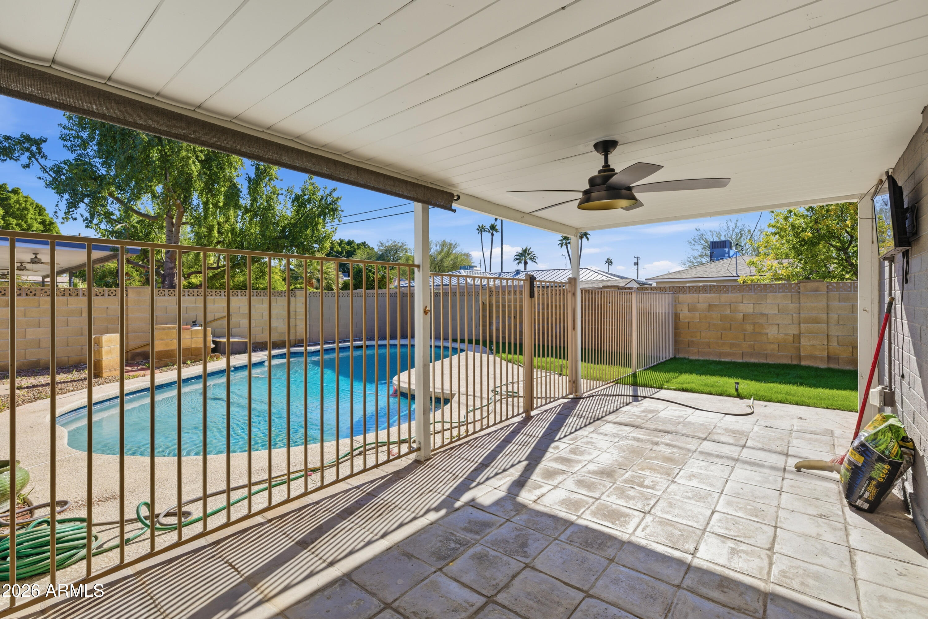 1919 E COOLIDGE Street E