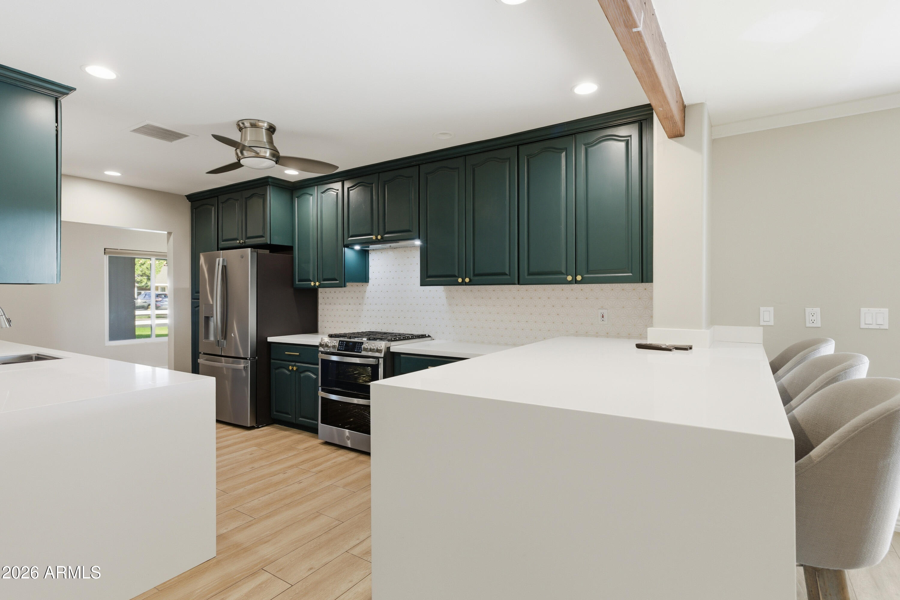 1919 E COOLIDGE Street E