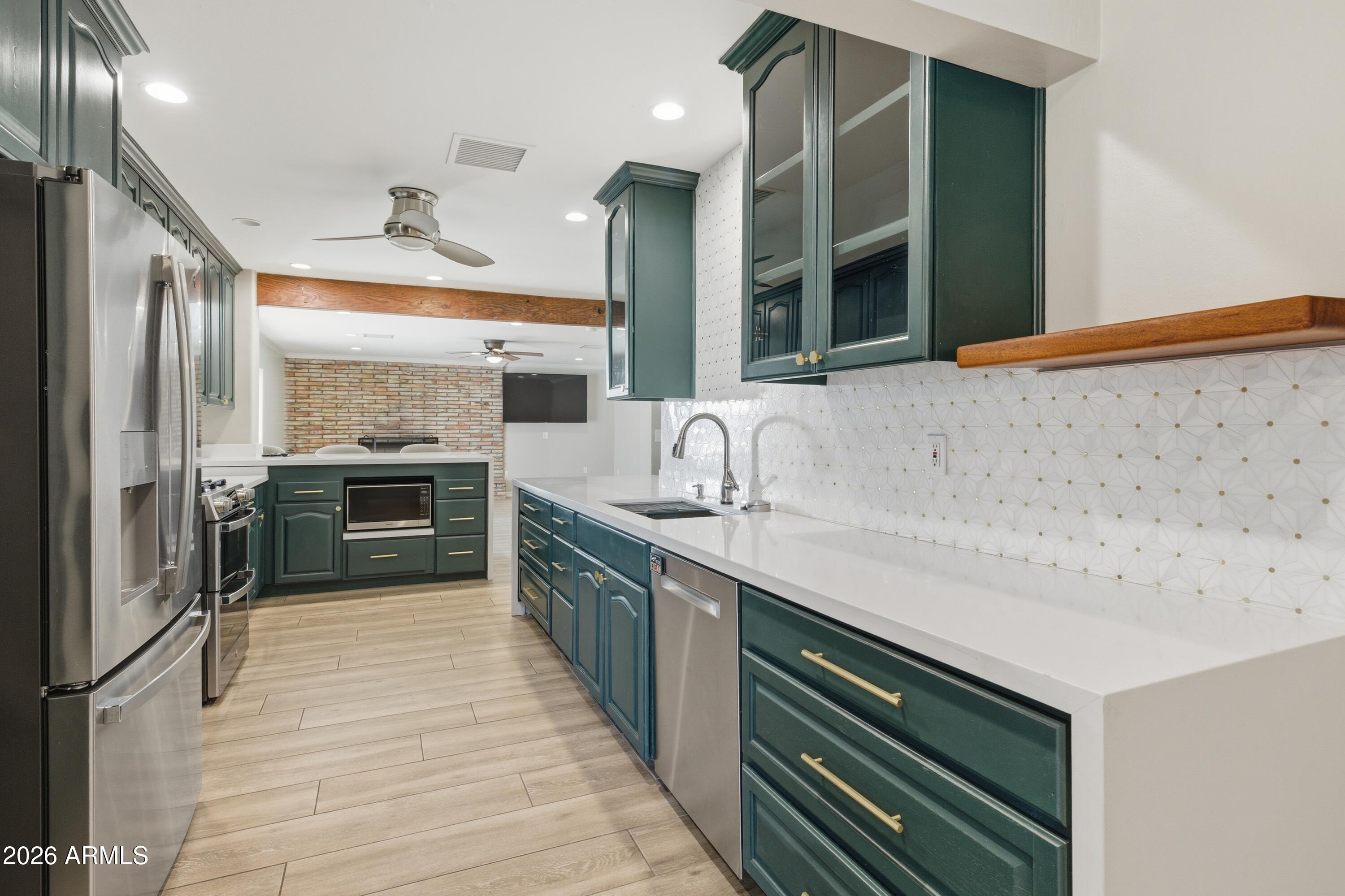 1919 E COOLIDGE Street E