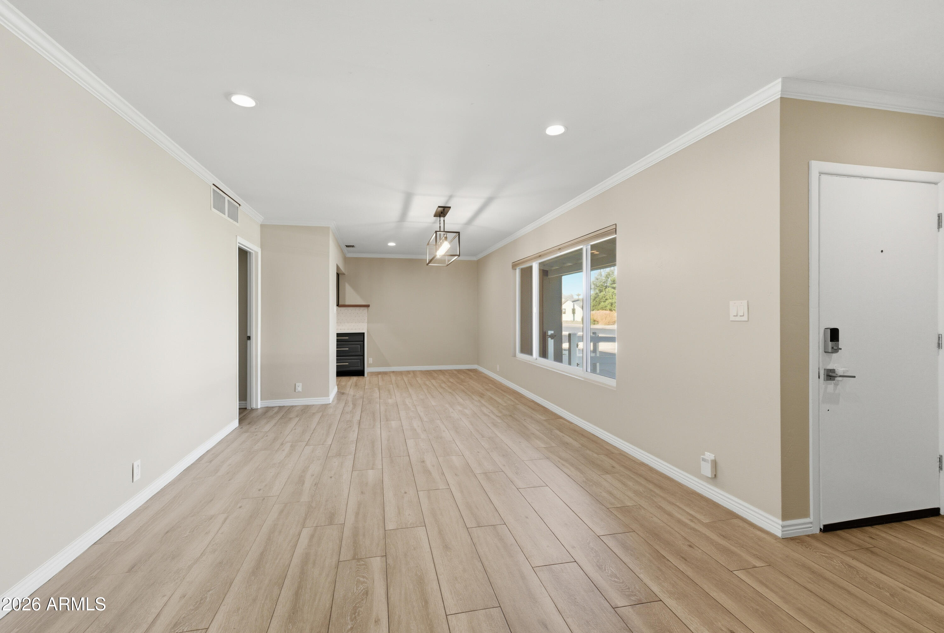 1919 E COOLIDGE Street E