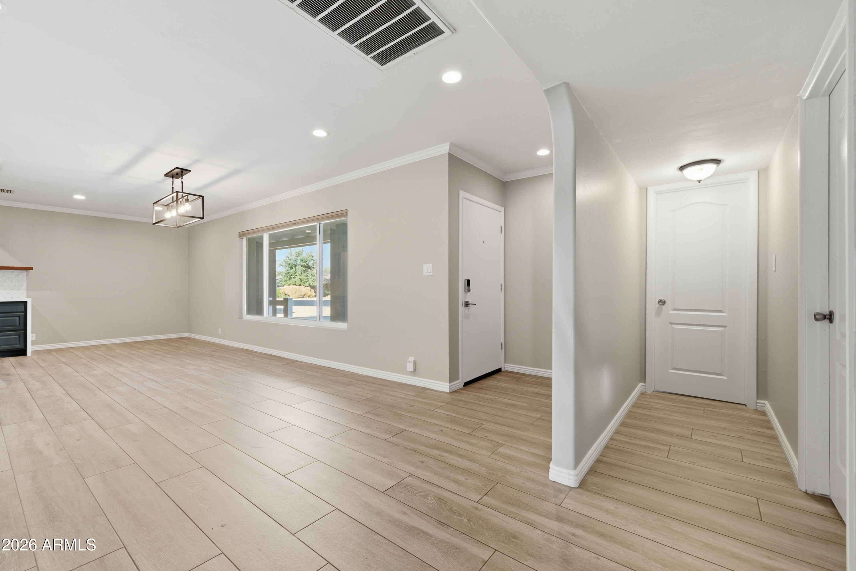 1919 E COOLIDGE Street E