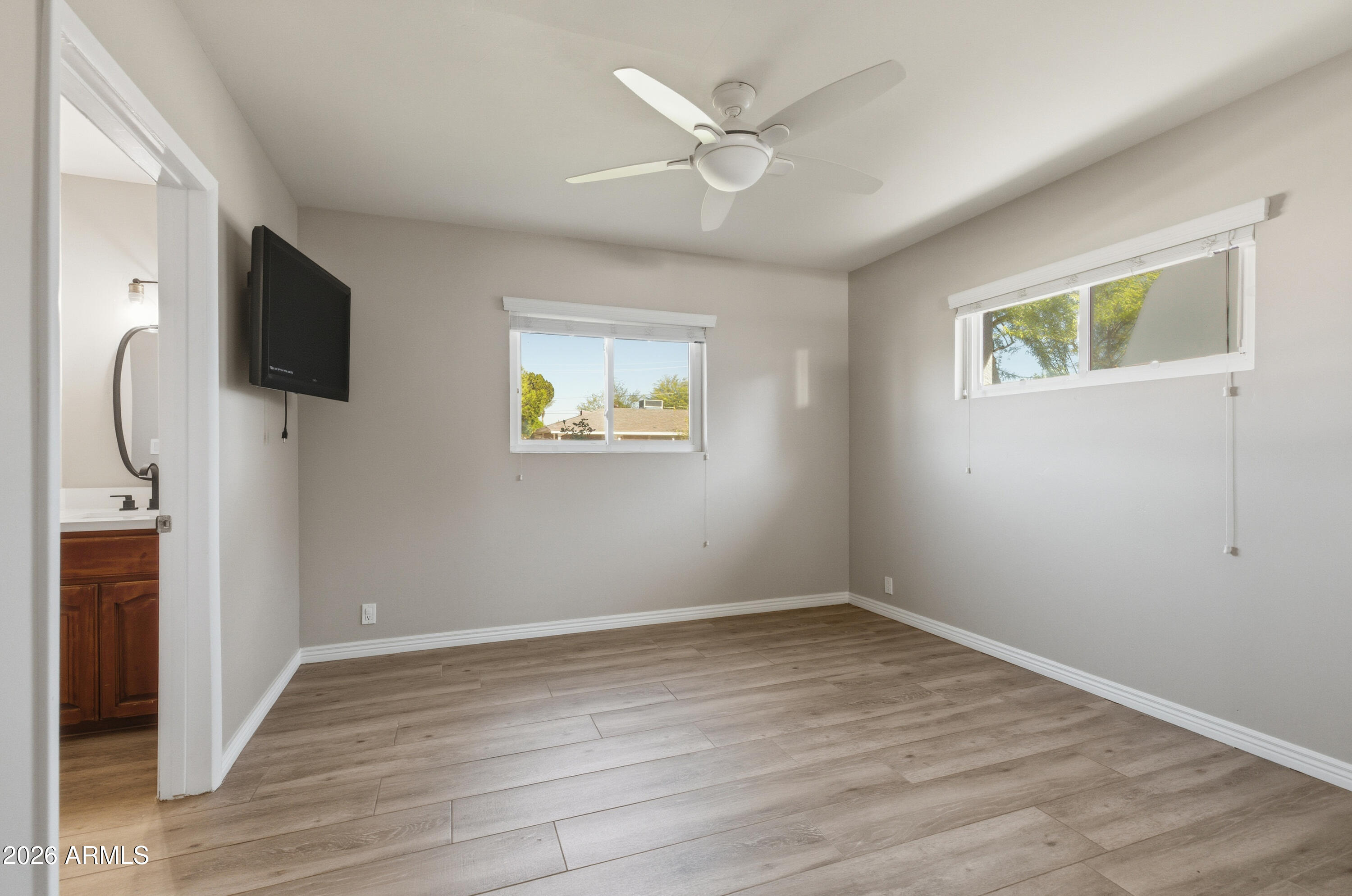 1919 E COOLIDGE Street E