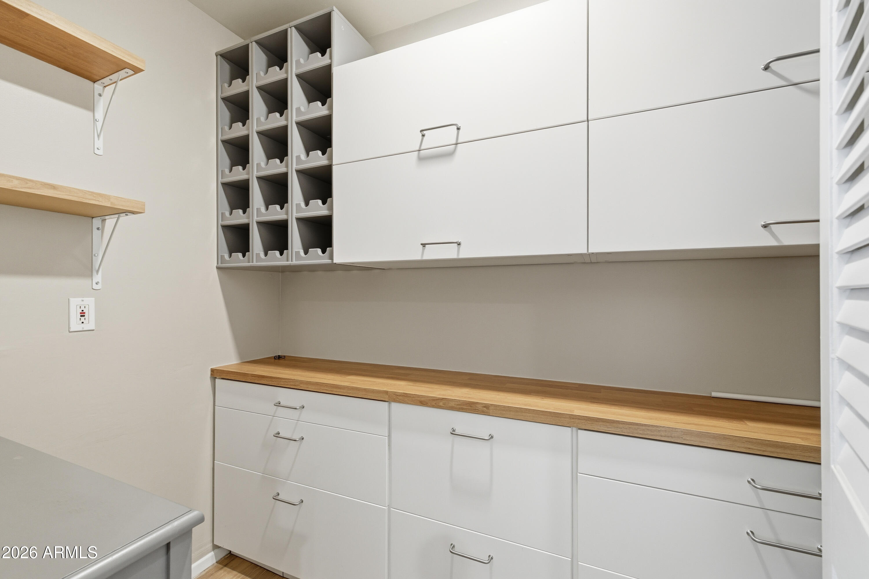 1919 E COOLIDGE Street E