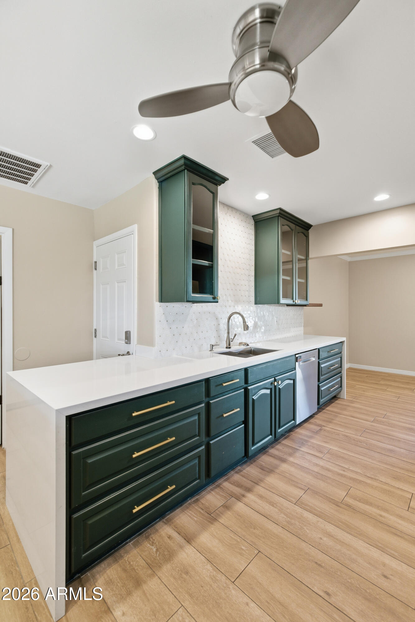 1919 E COOLIDGE Street E