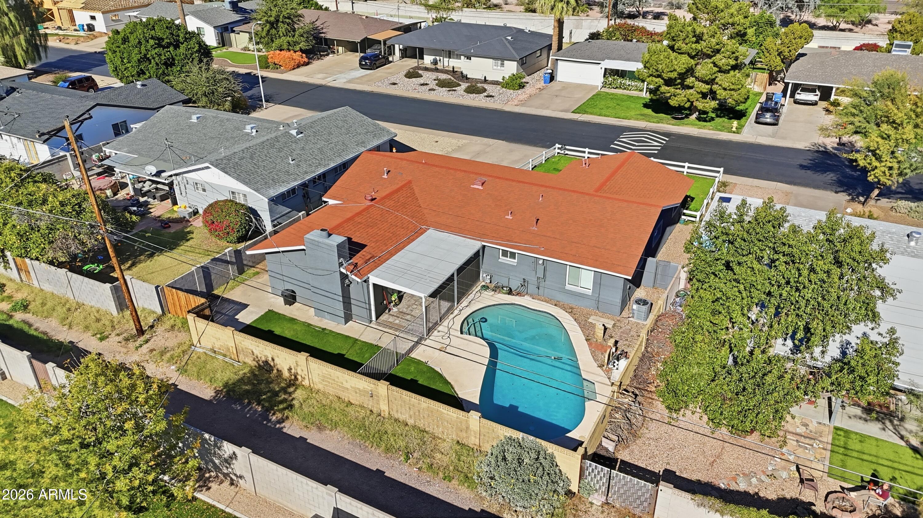 1919 E COOLIDGE Street E