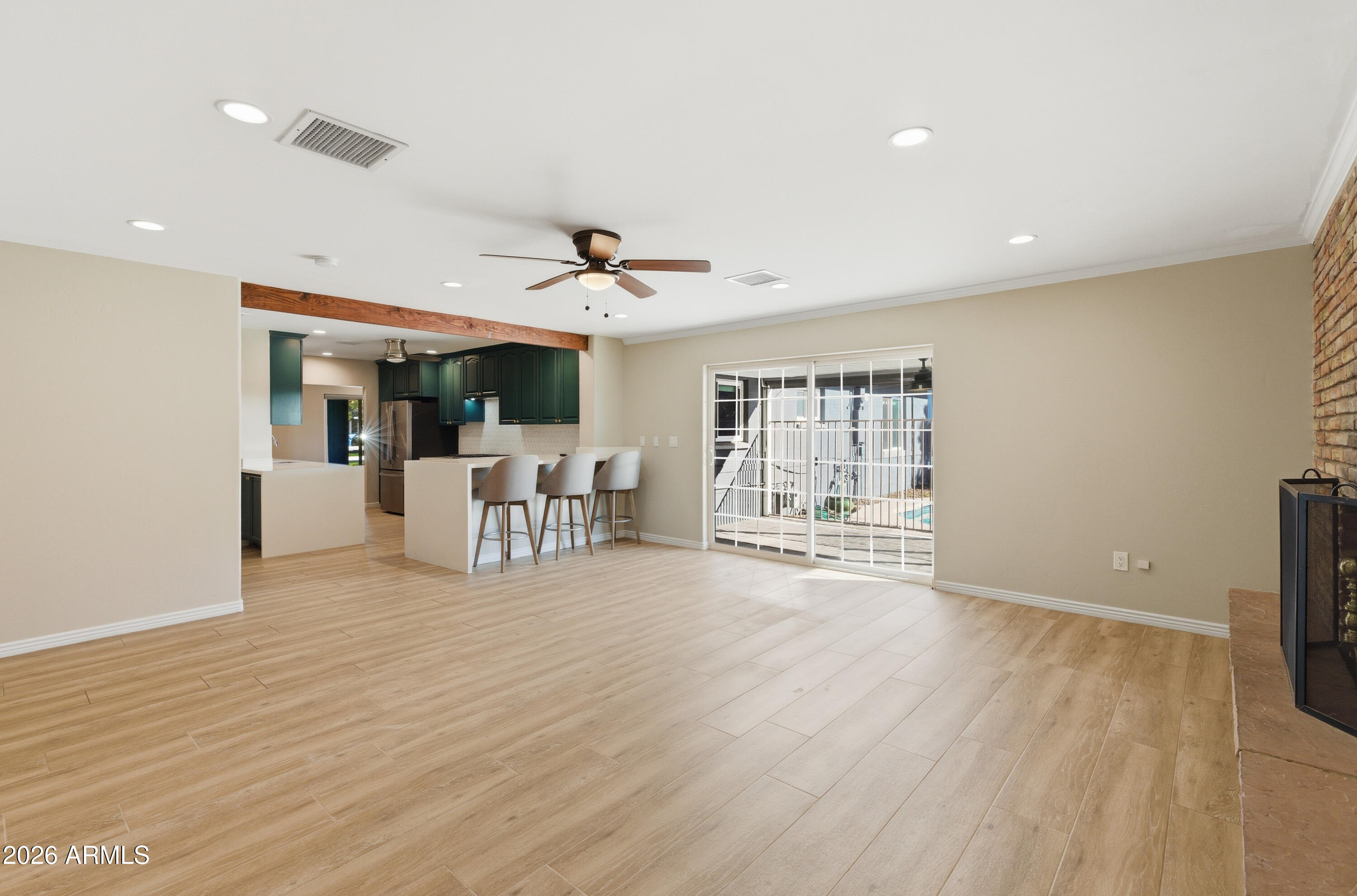 1919 E COOLIDGE Street E