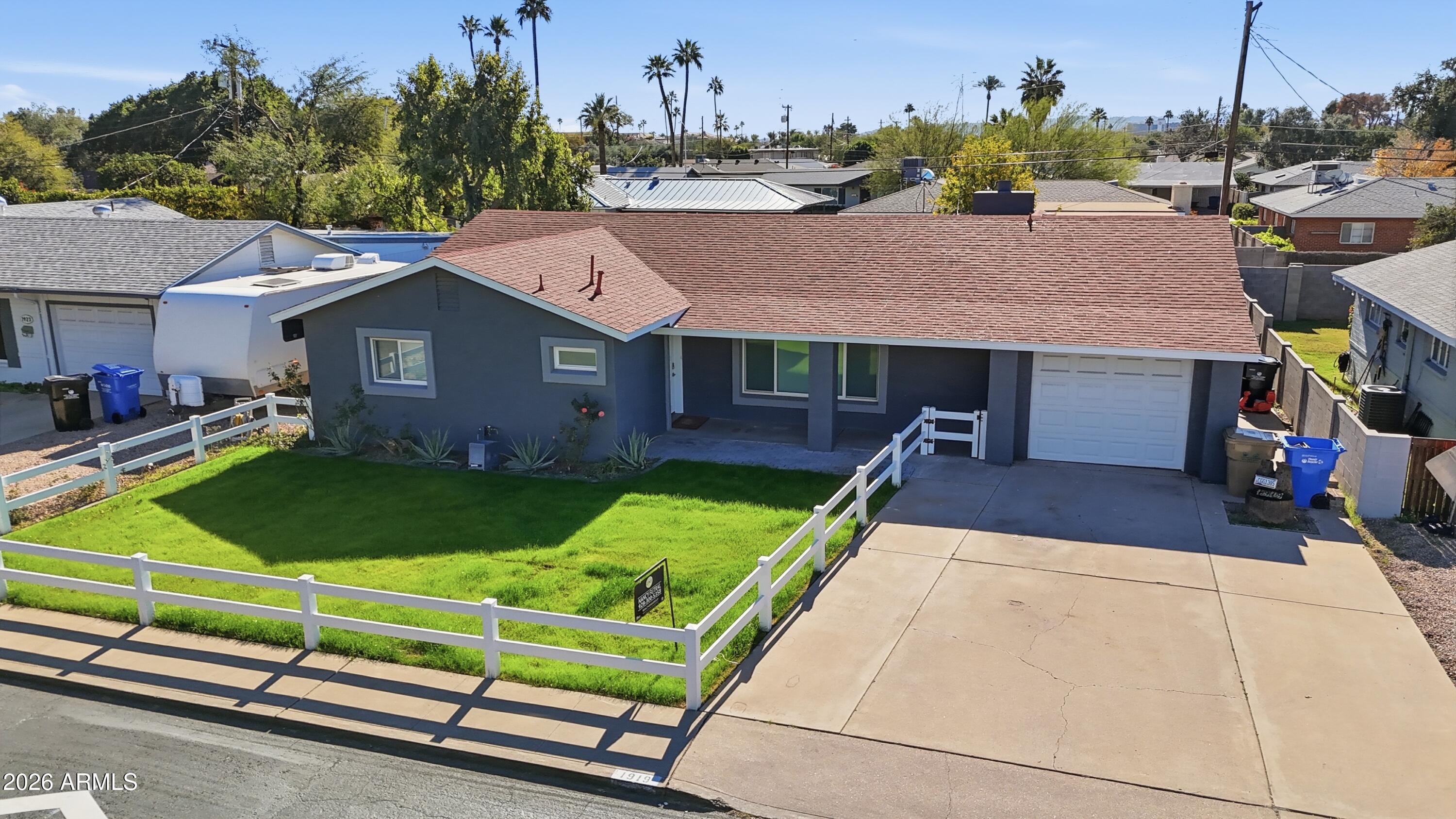 1919 E COOLIDGE Street E