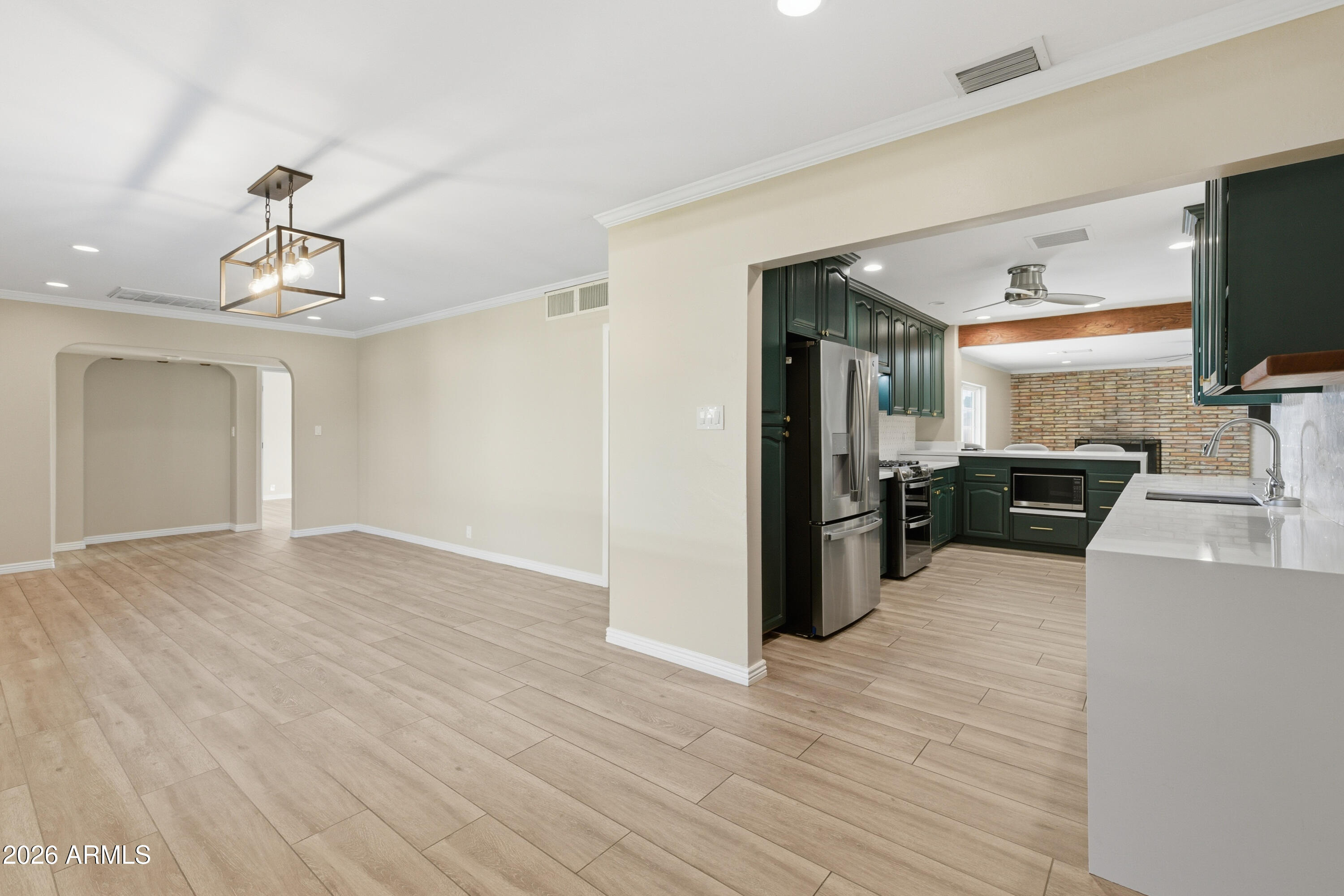 1919 E COOLIDGE Street E