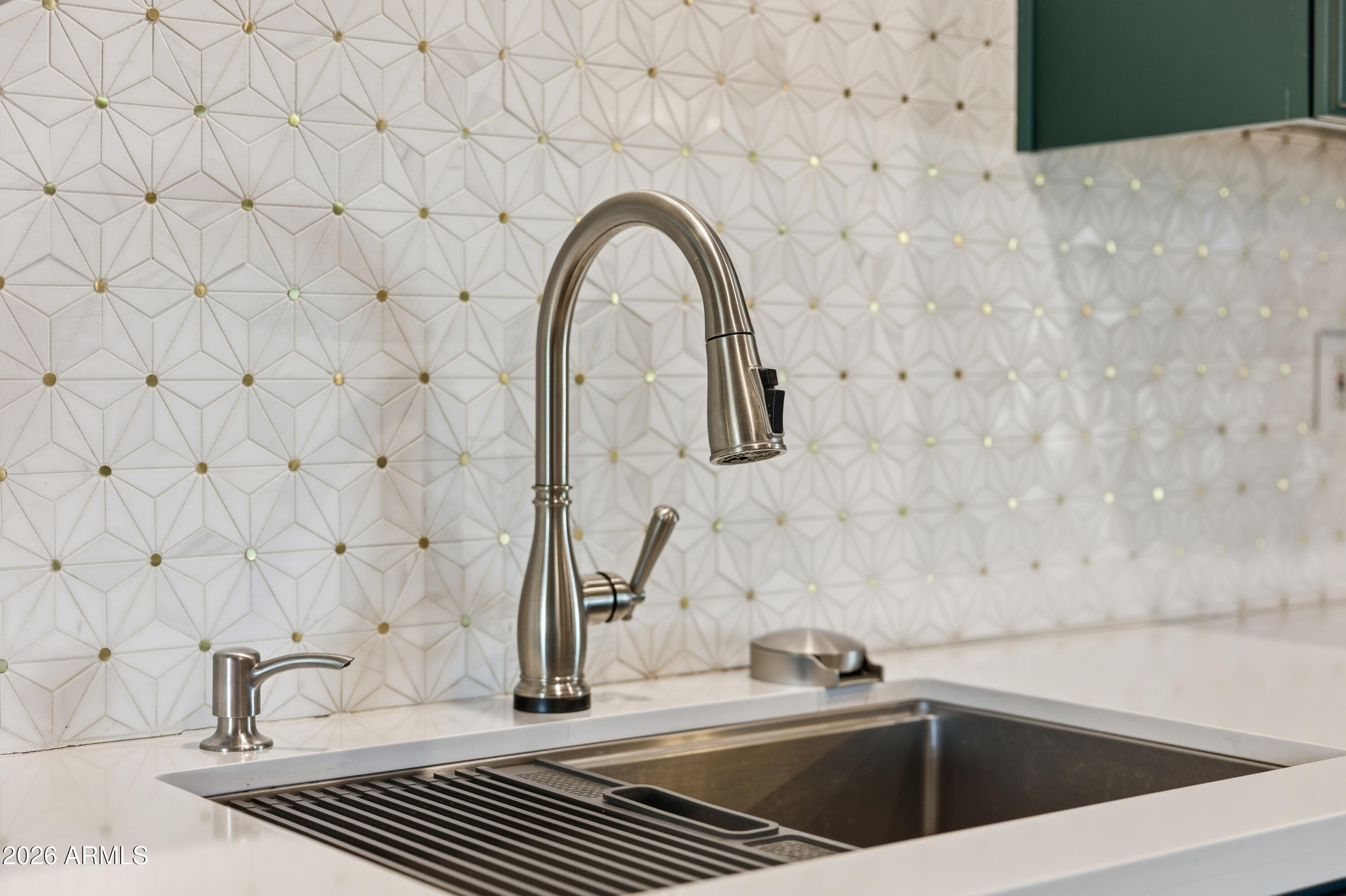 1919 E COOLIDGE Street E