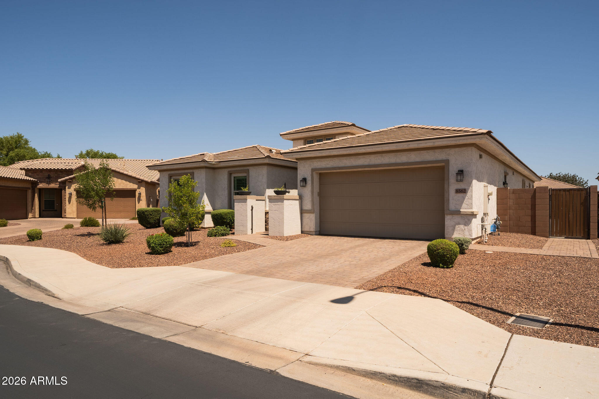 8562 W MYRTLE Avenue