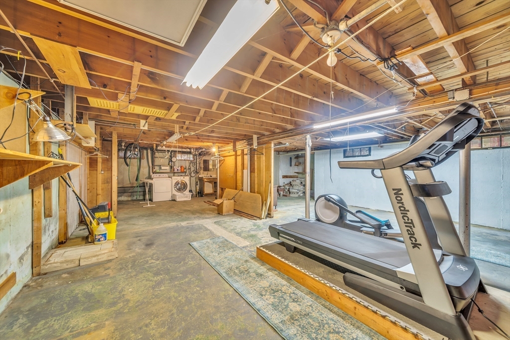 372 Britton St