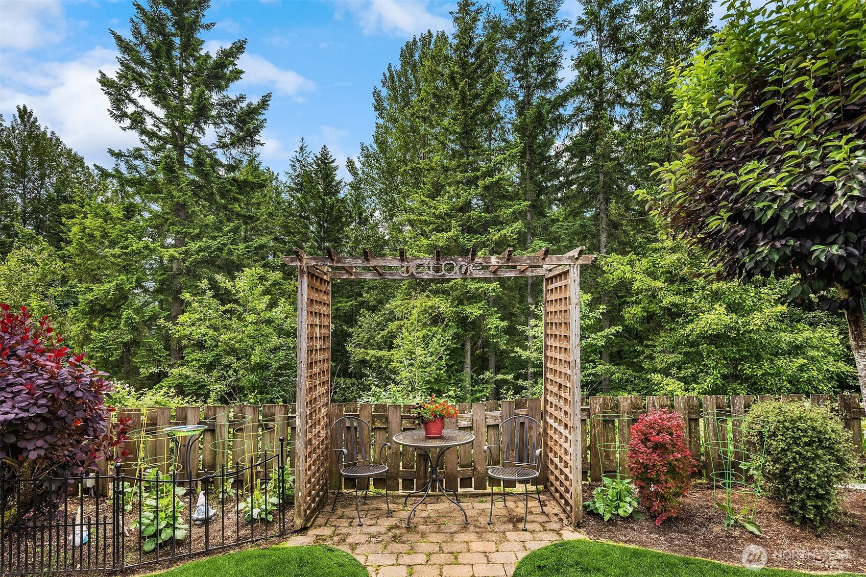 27989 Maple Ridge Way SE