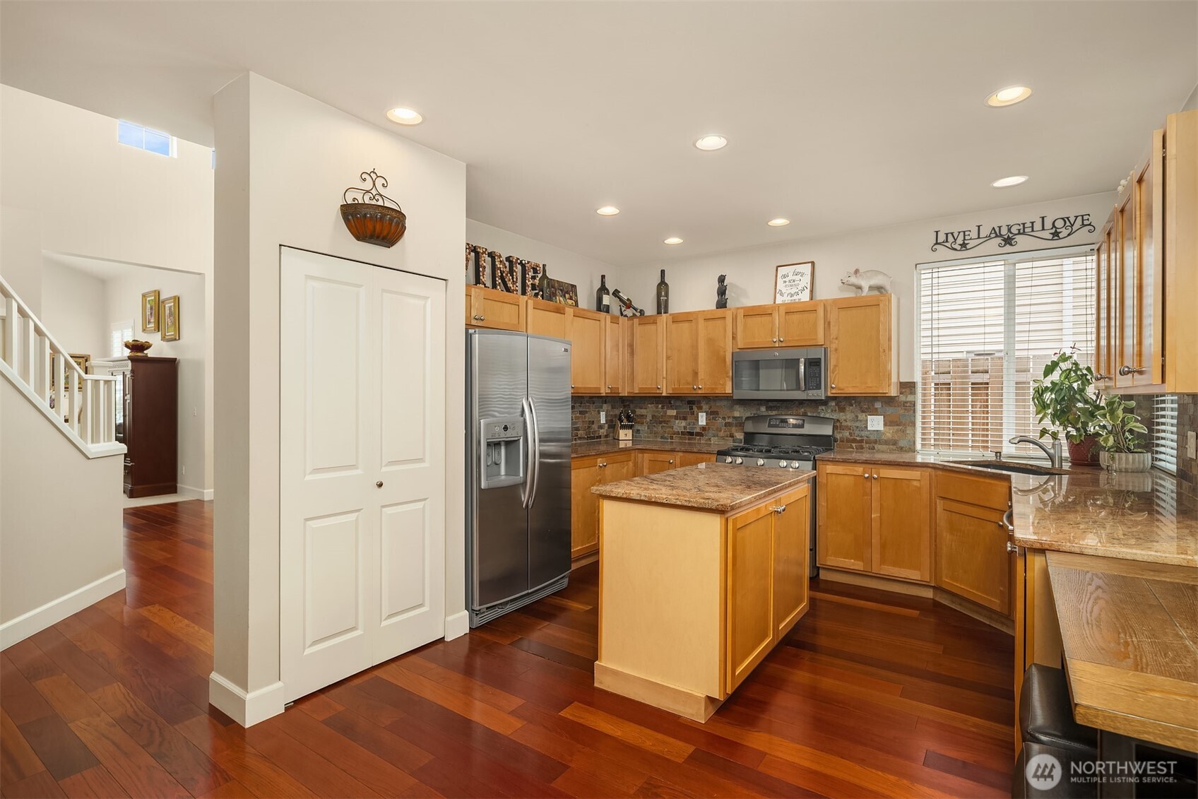 27989 Maple Ridge Way SE