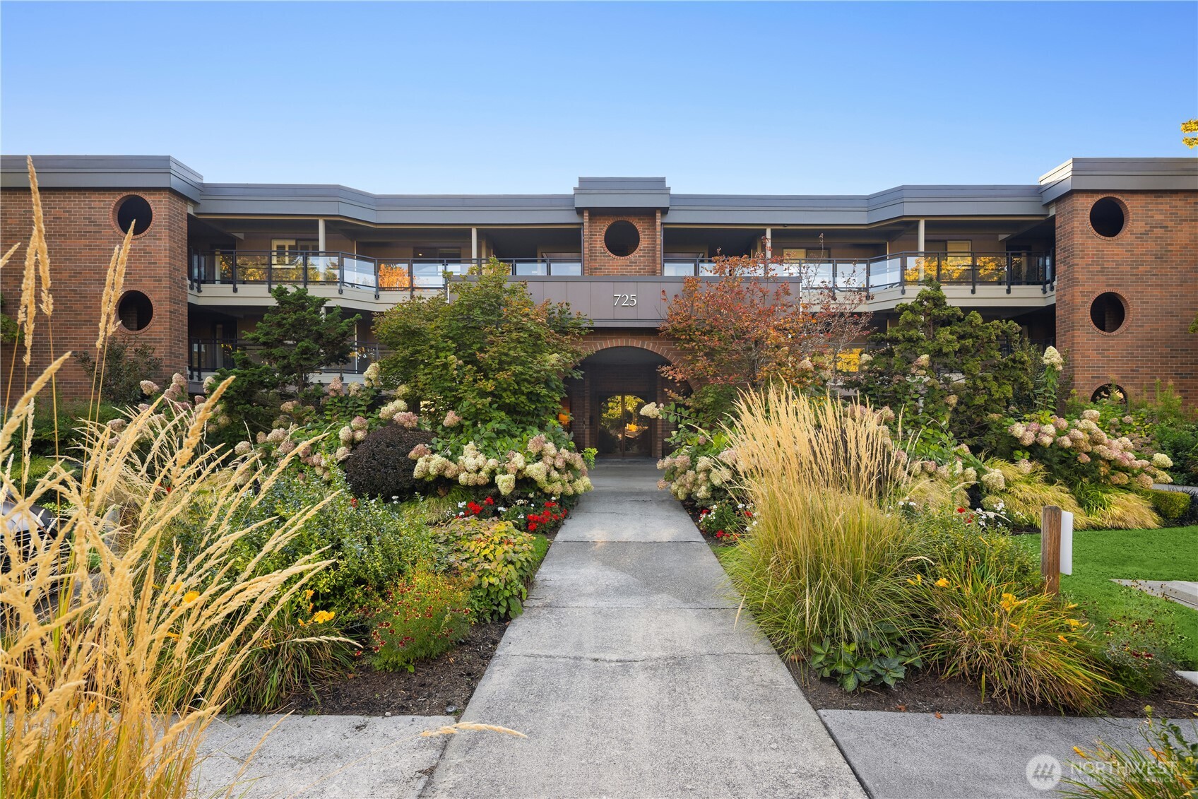 725 1st Street S Unit: 302