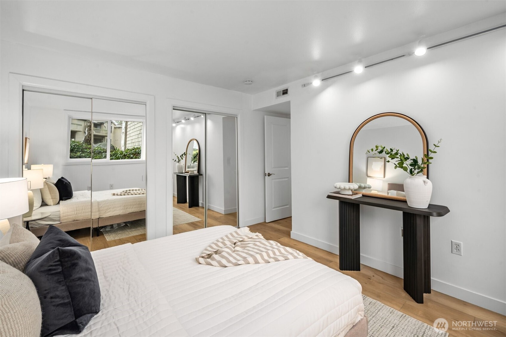 17500 NE 40th Place Unit: I2