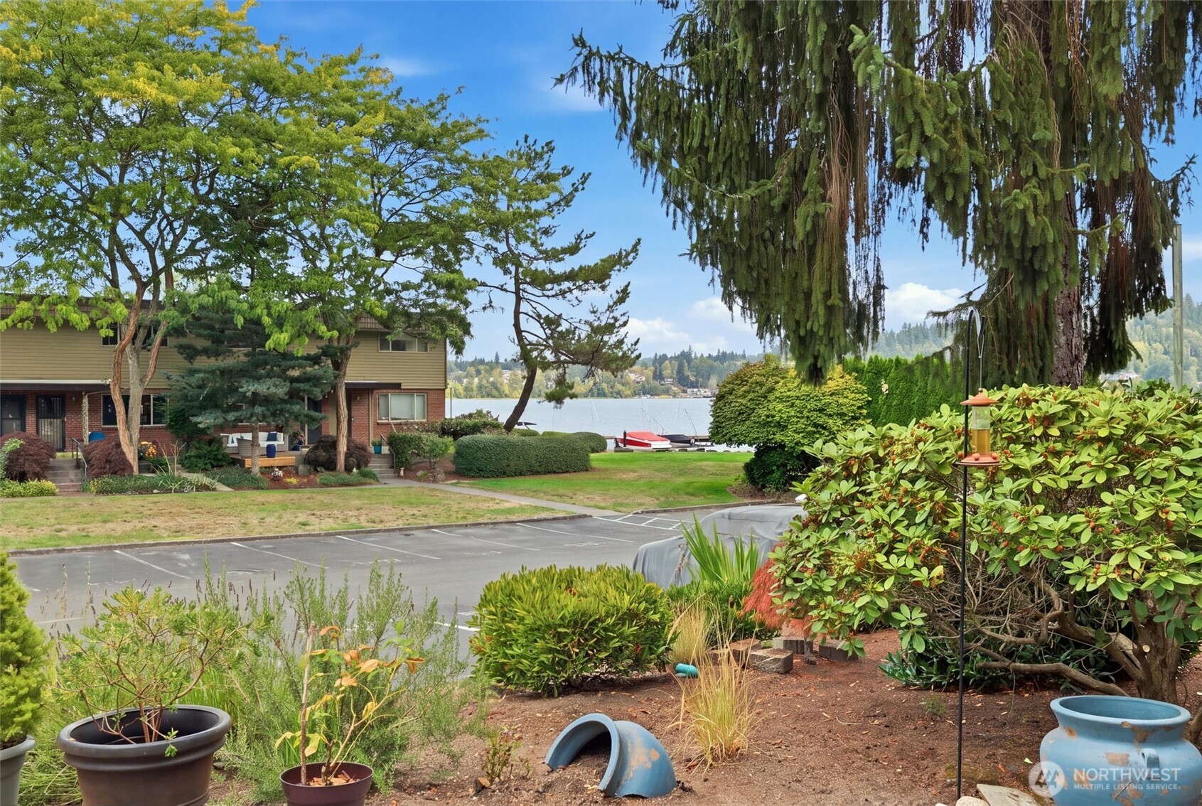 3834 175th Avenue NE Unit: E44