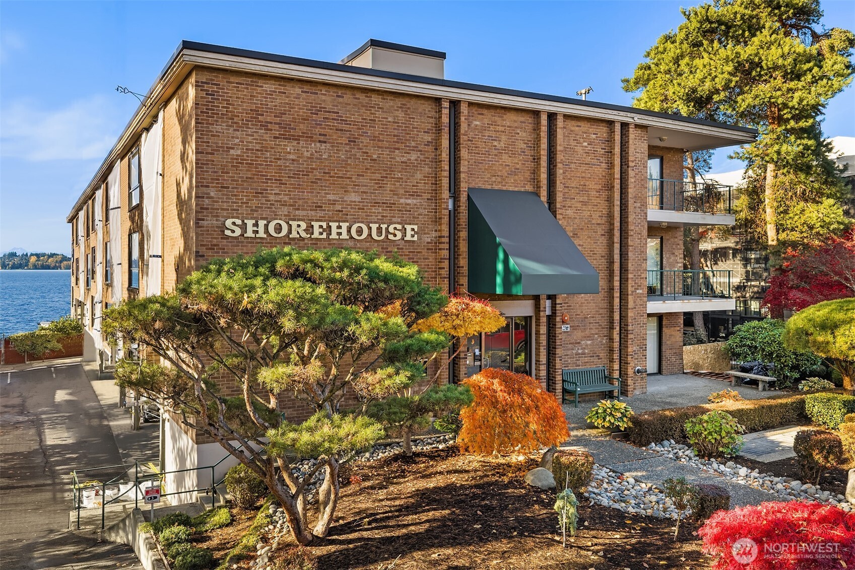 6225 Lake Washington Boulevard NE Unit: 208