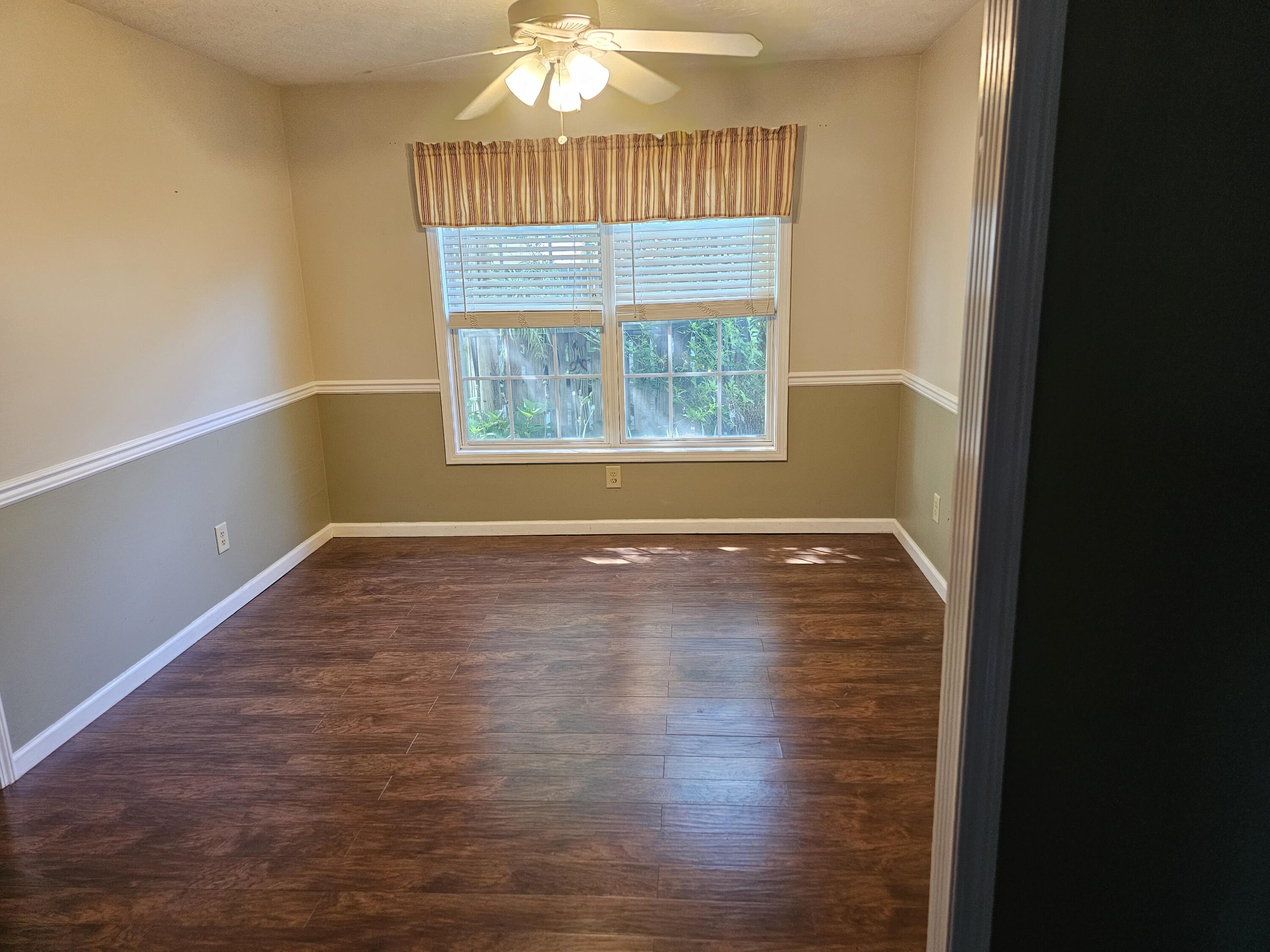 137 W Showalter Drive