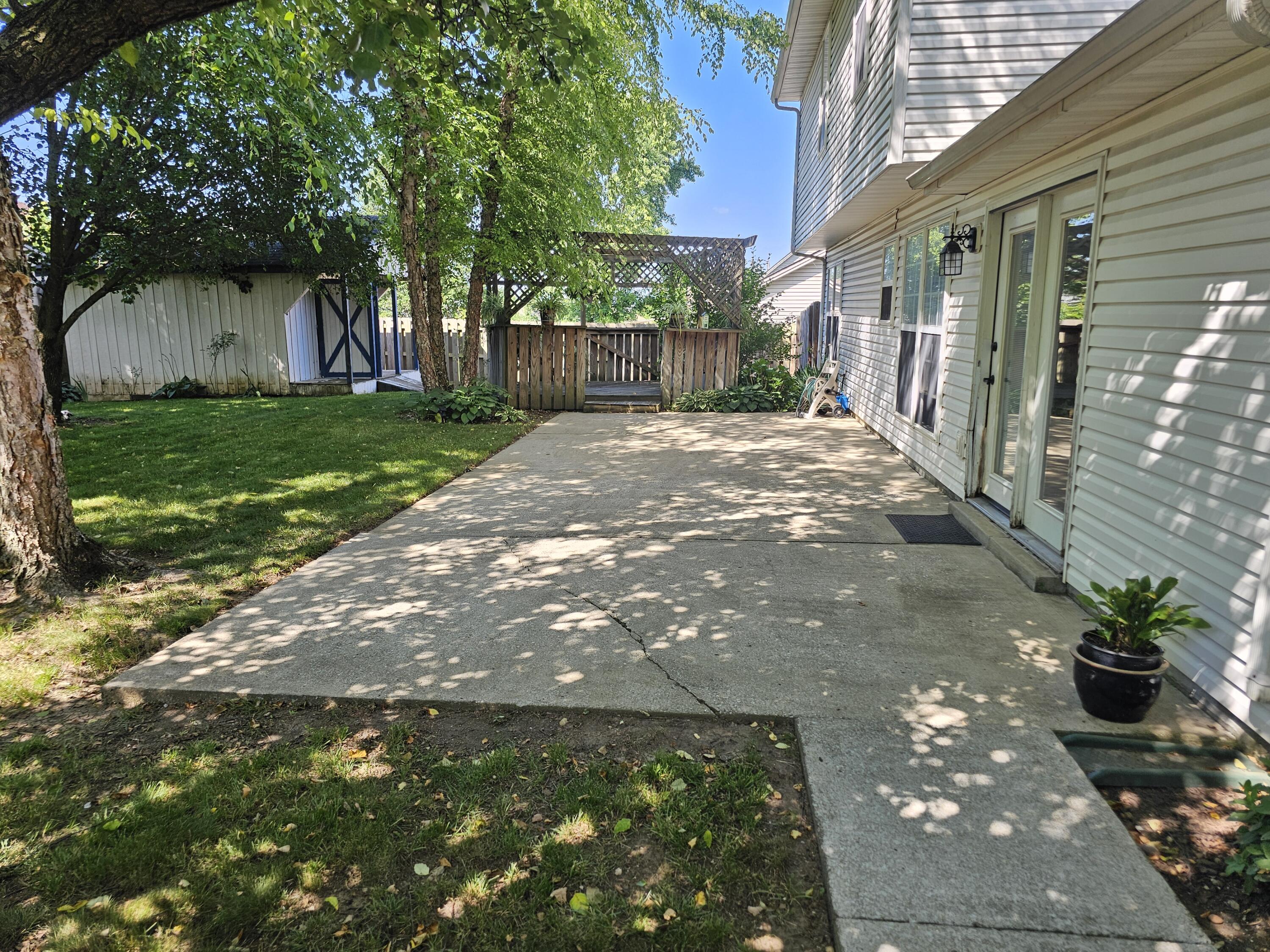 137 W Showalter Drive