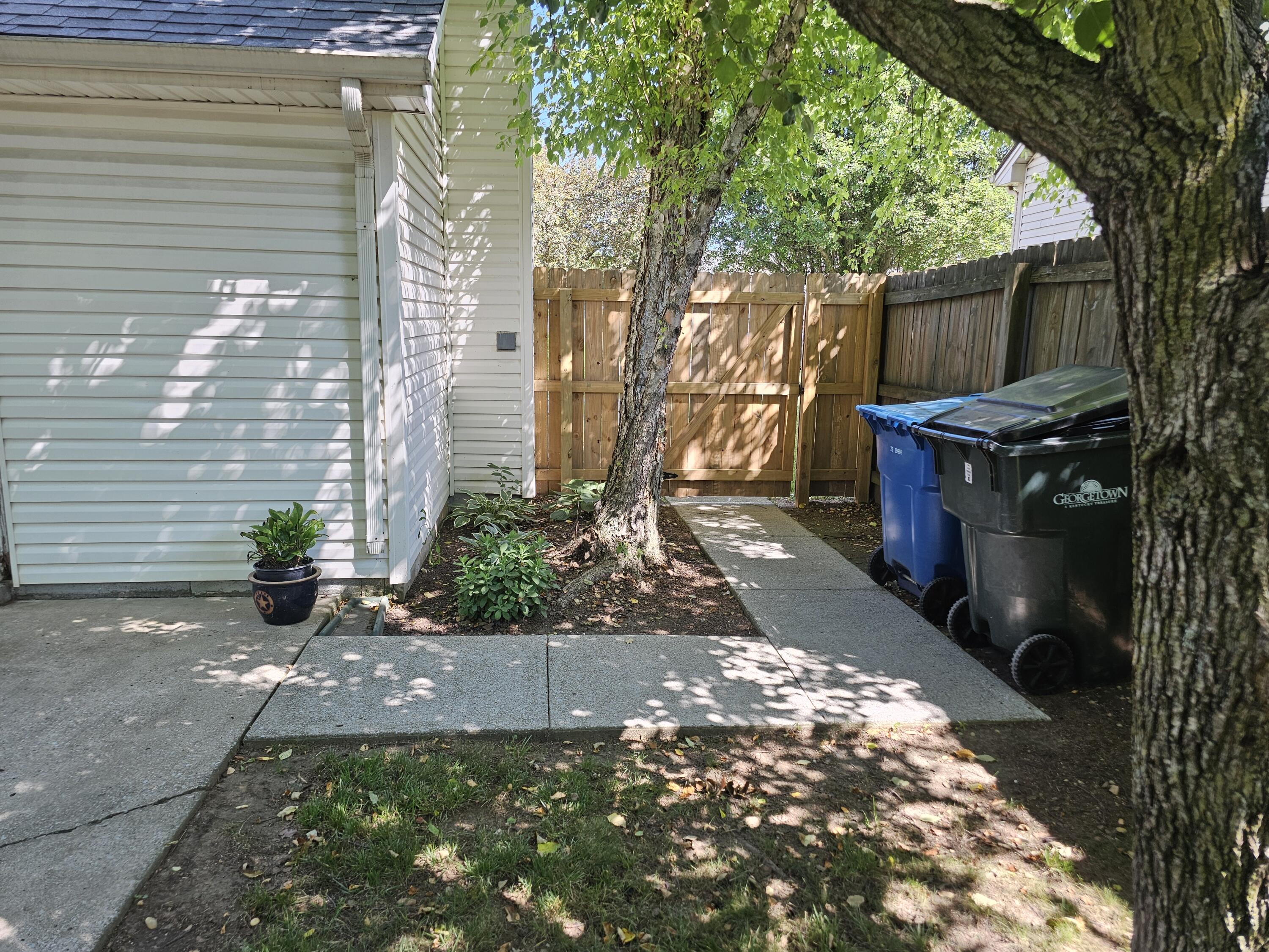 137 W Showalter Drive