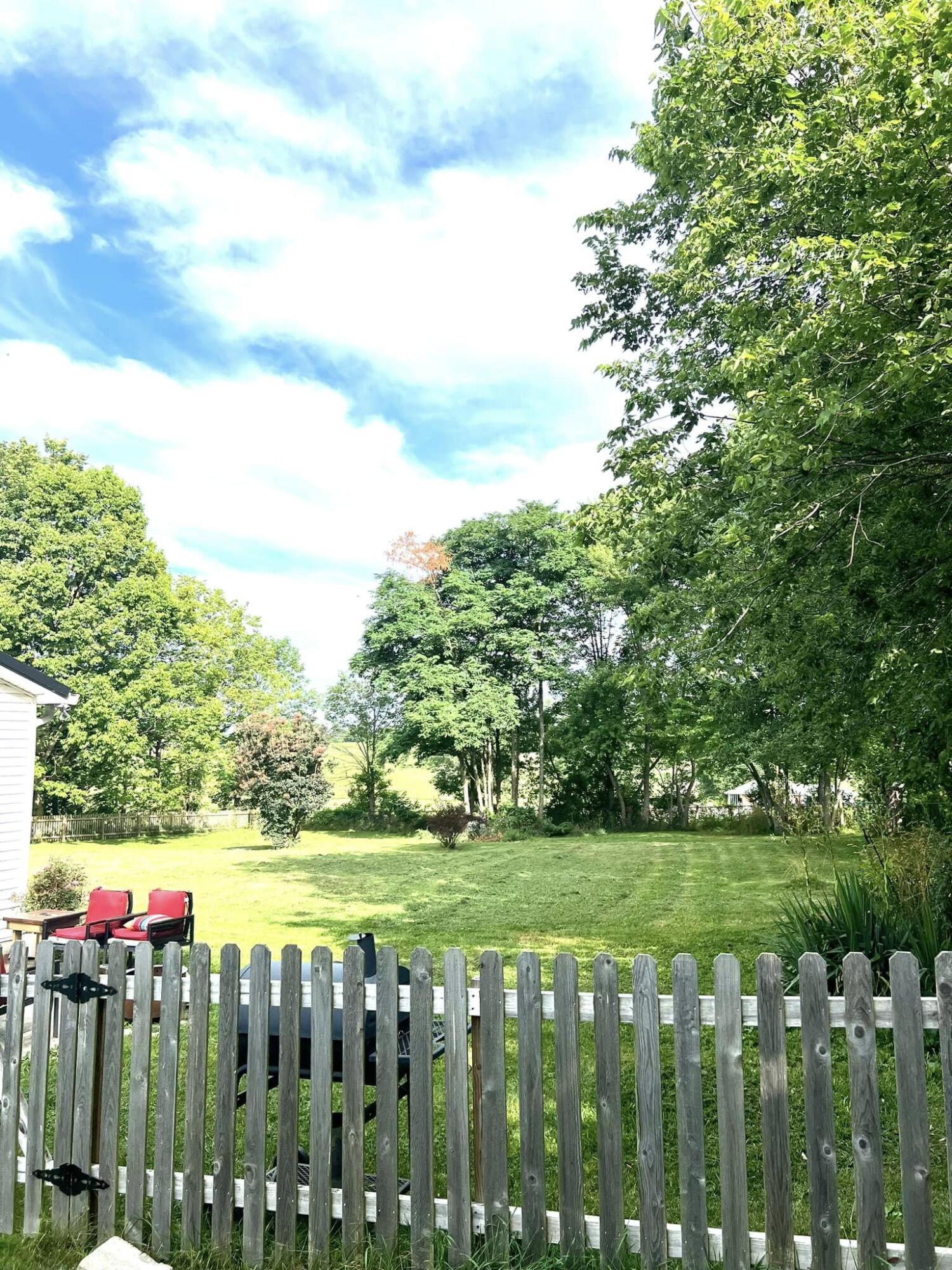 435 Burton Pike