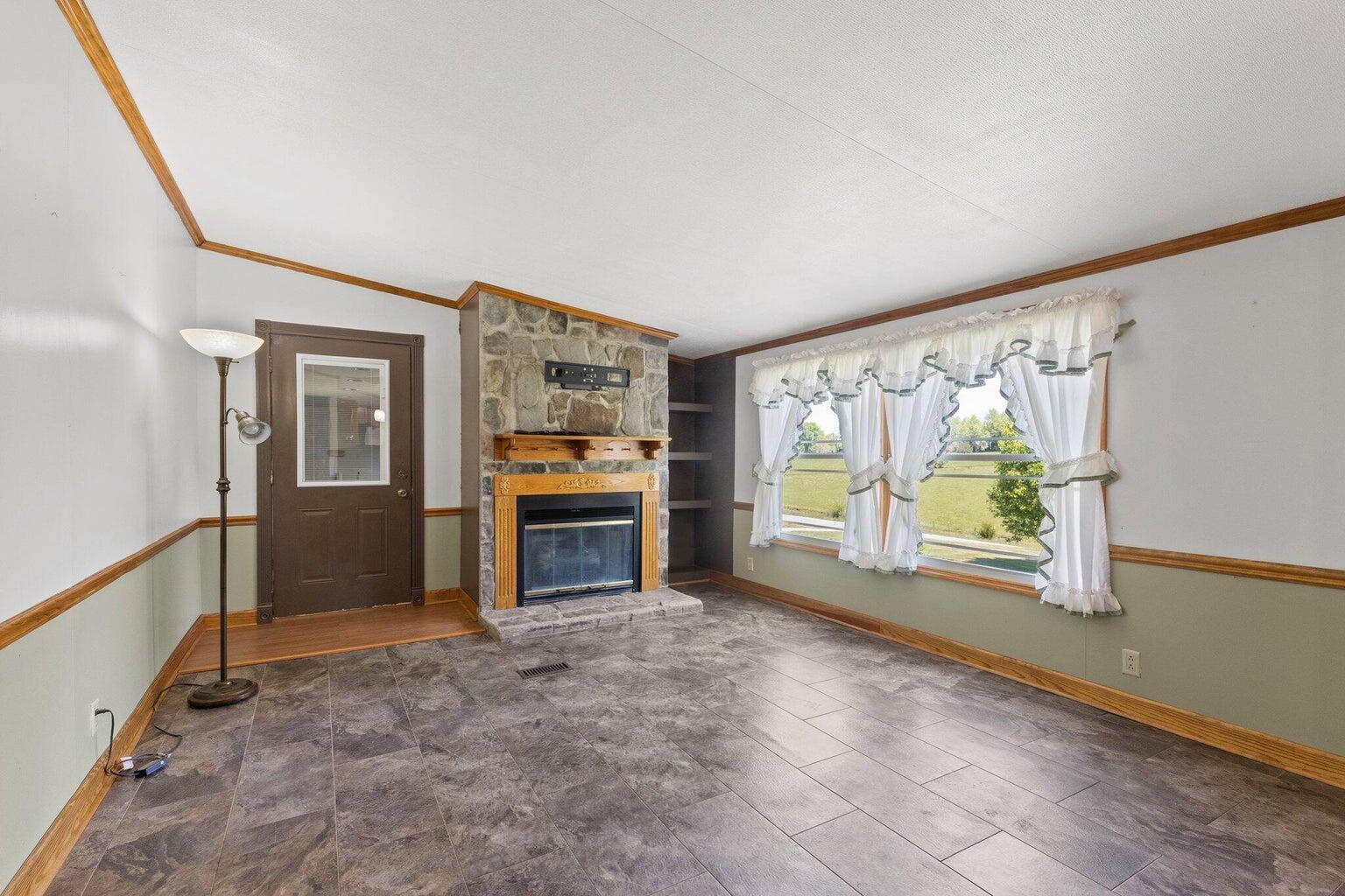 1078 Graves Road
