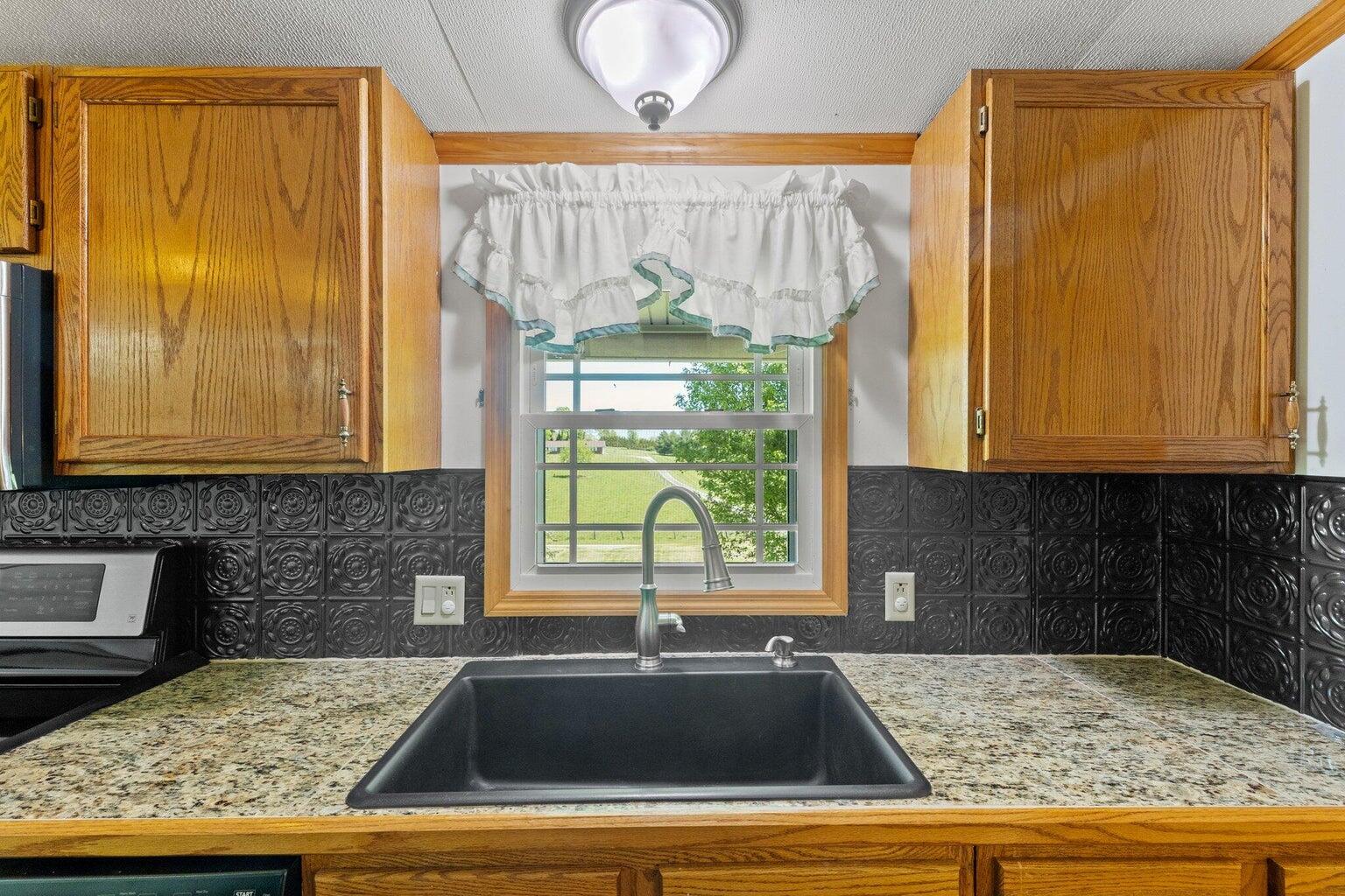 1078 Graves Road