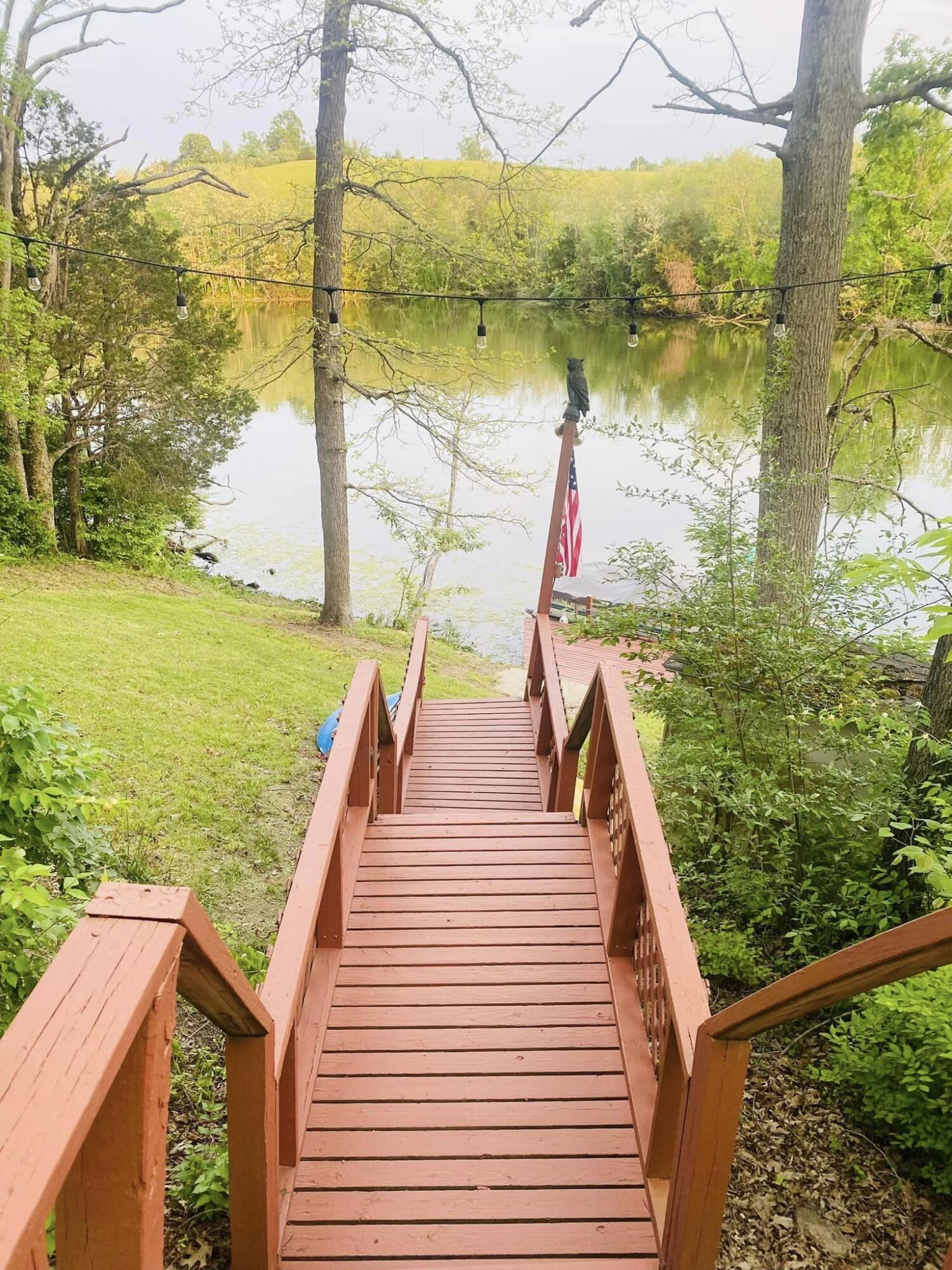 20 Davis Lake Road