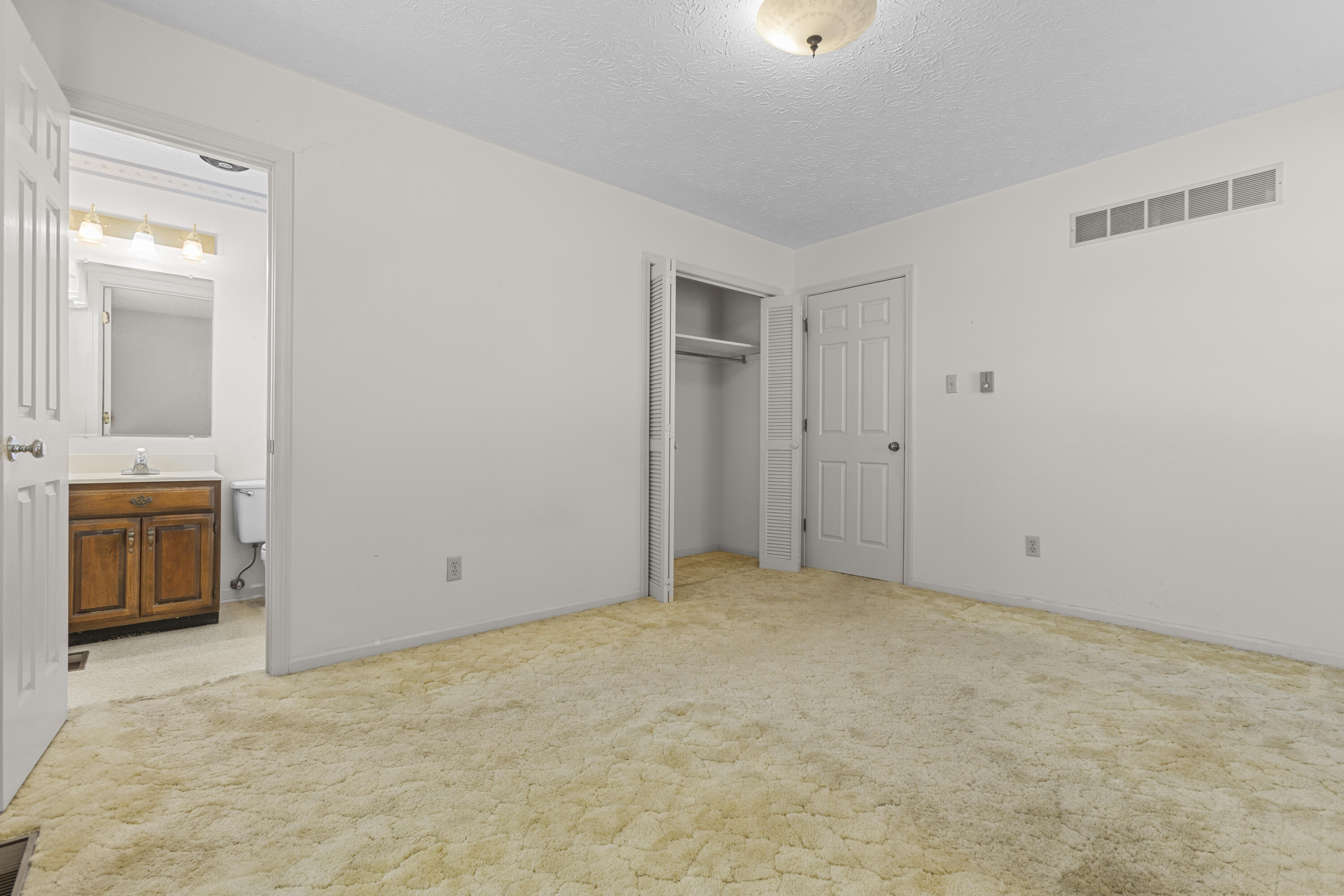633 Seminole Trail