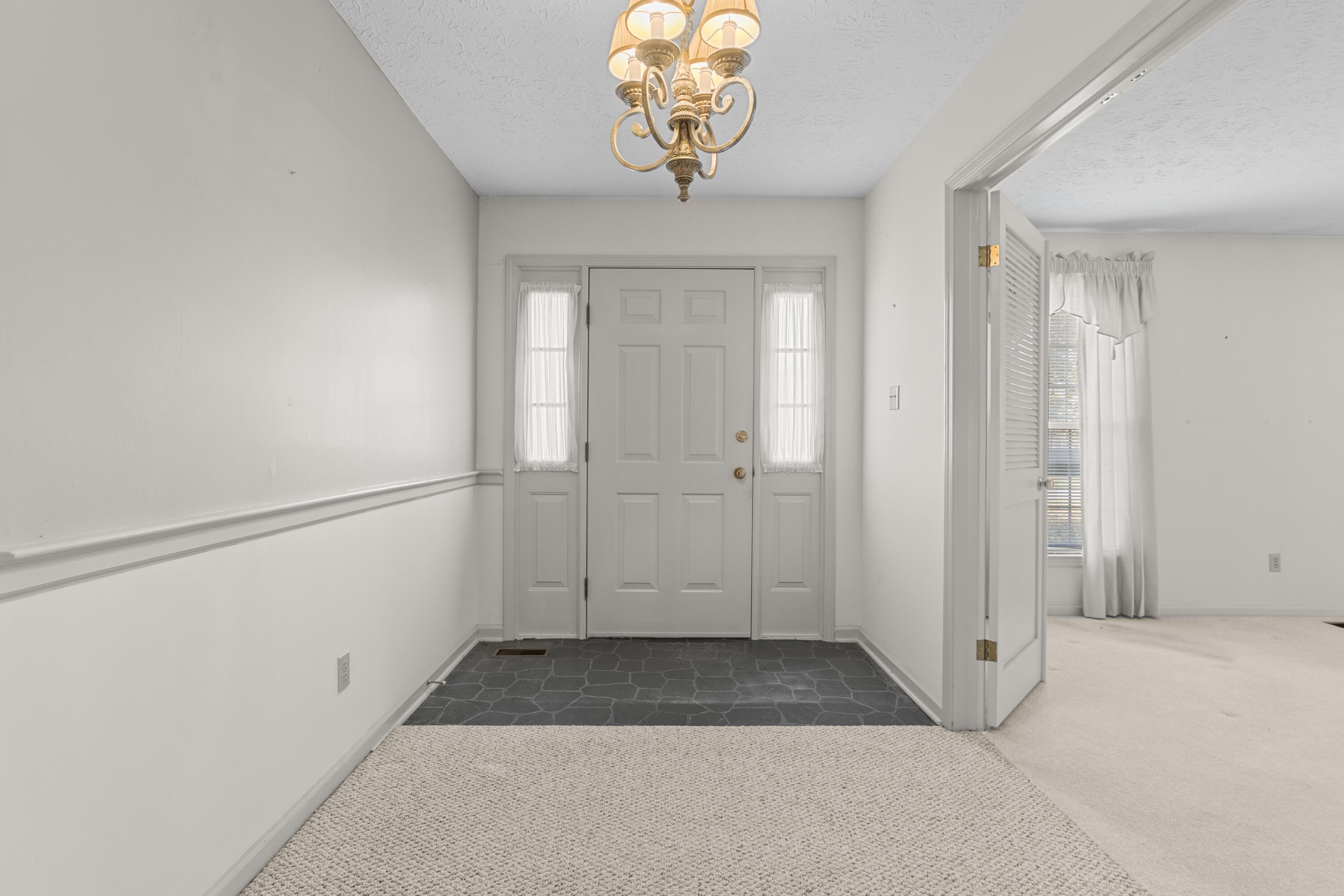633 Seminole Trail