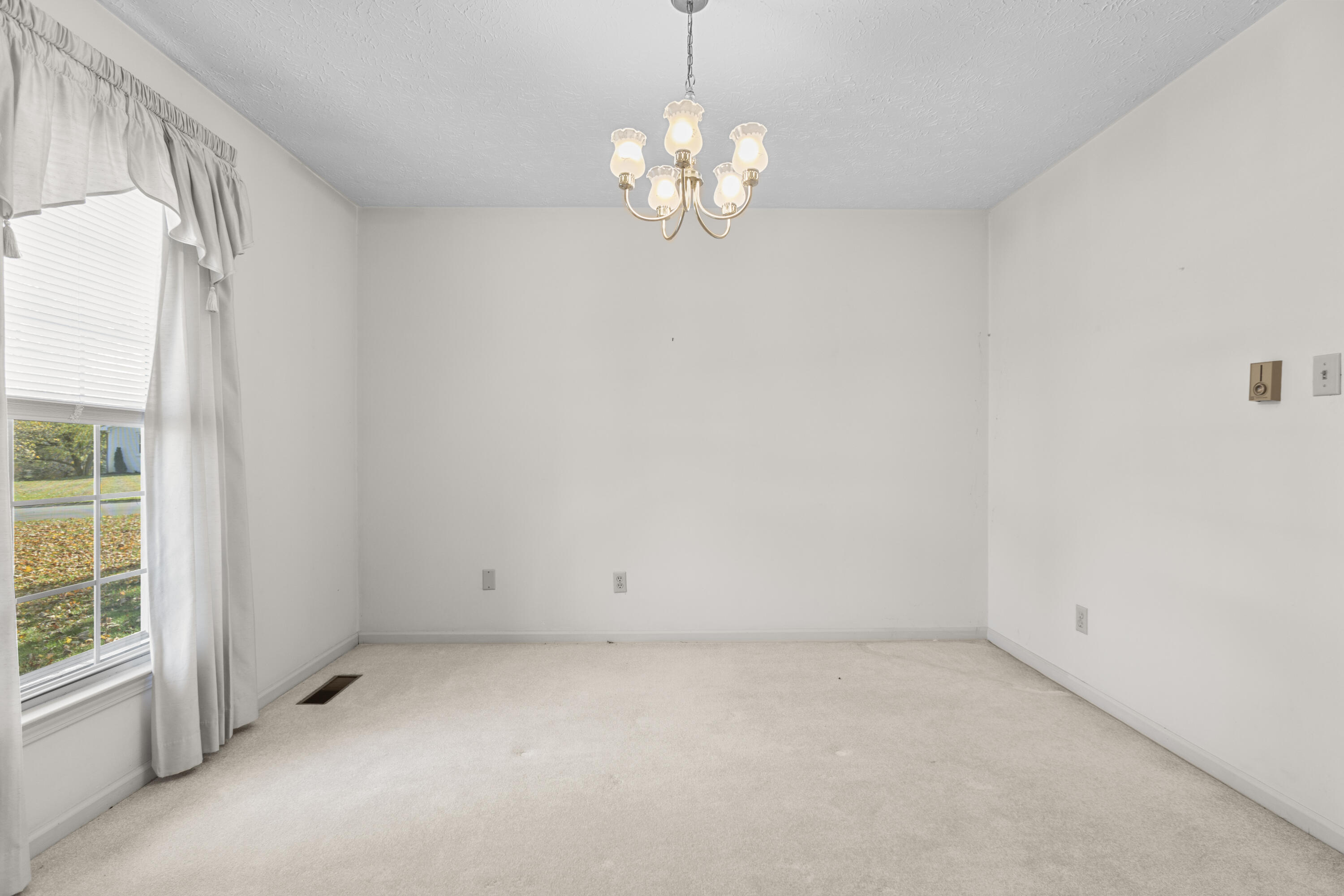 633 Seminole Trail