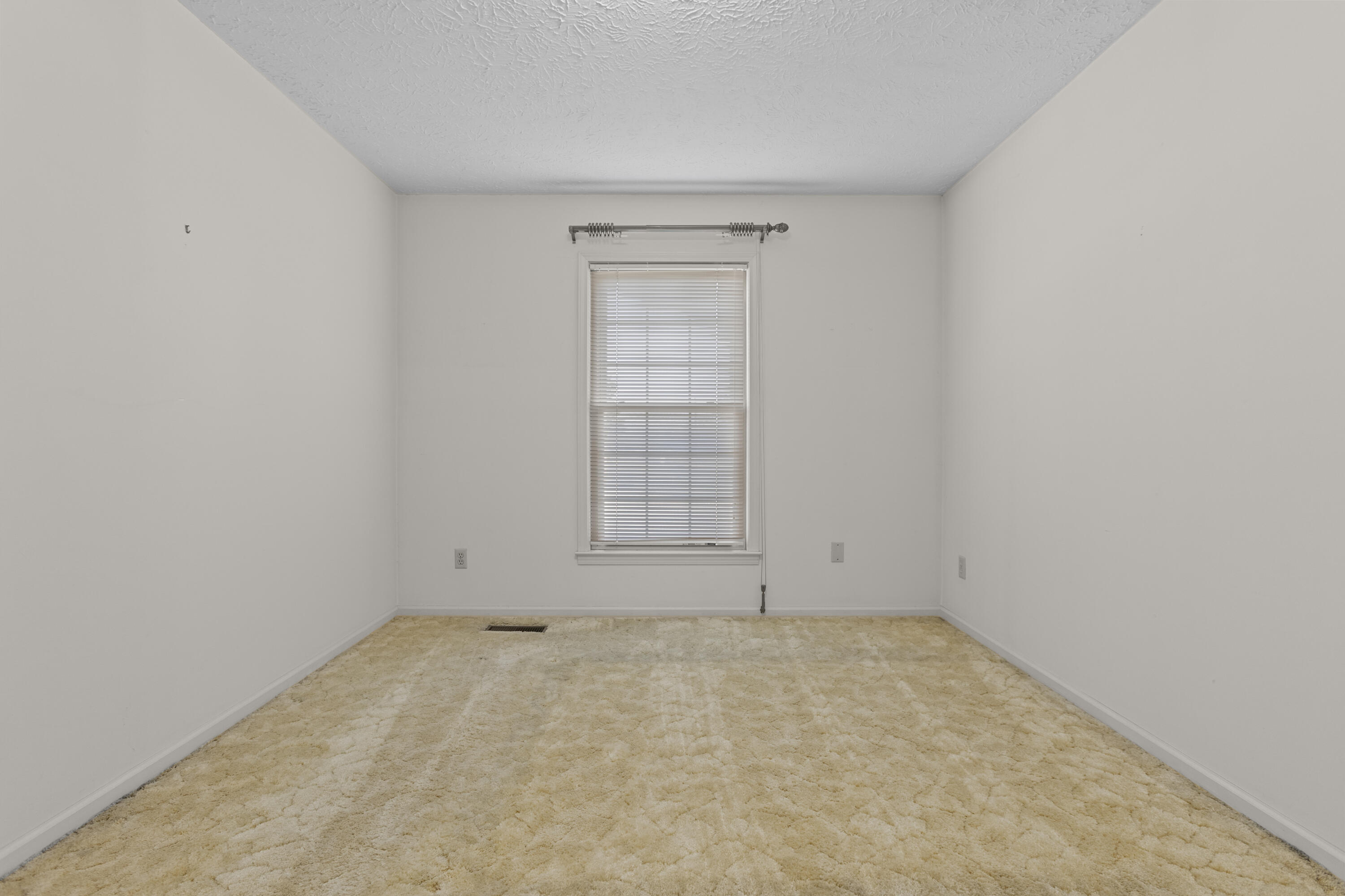 633 Seminole Trail