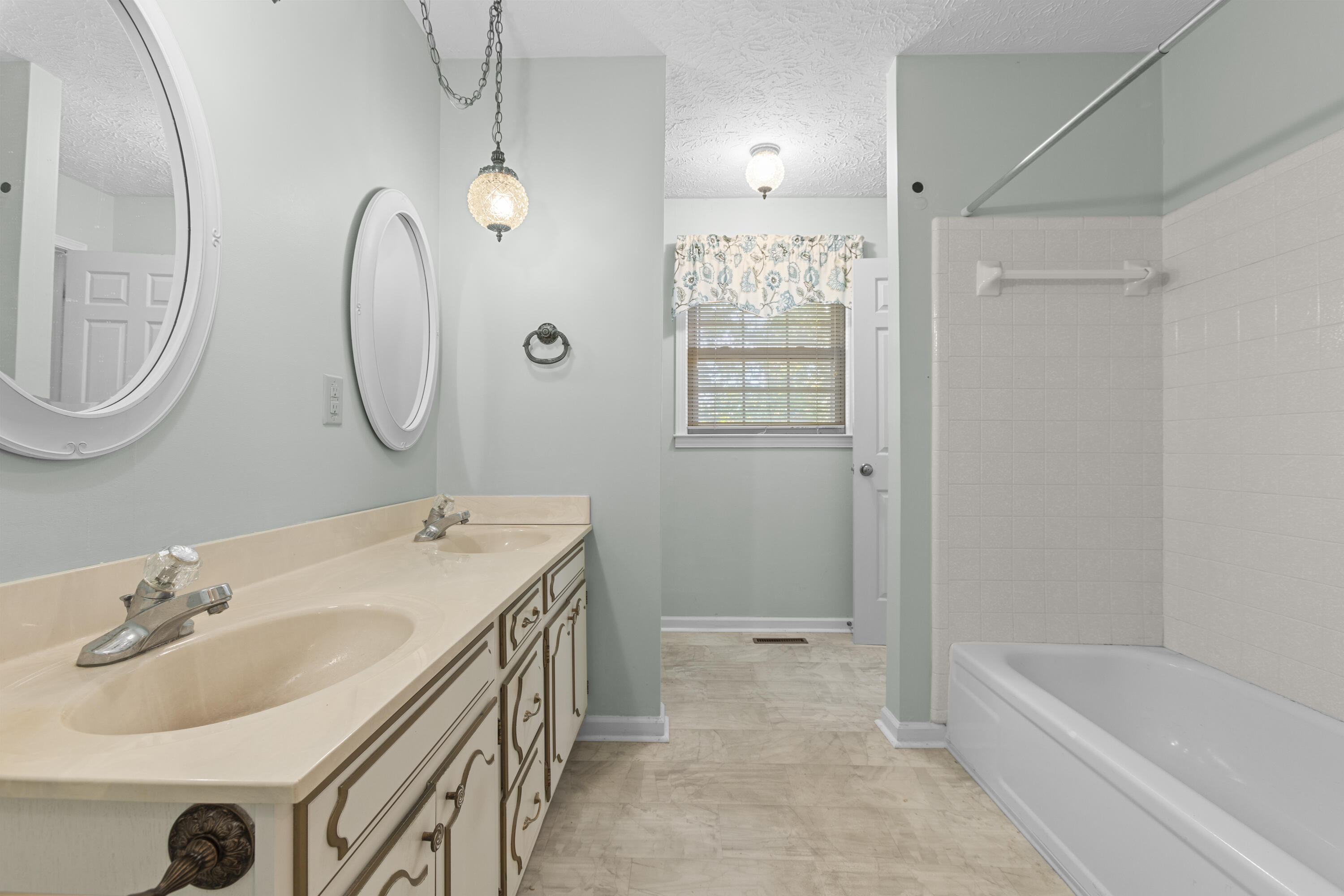 633 Seminole Trail