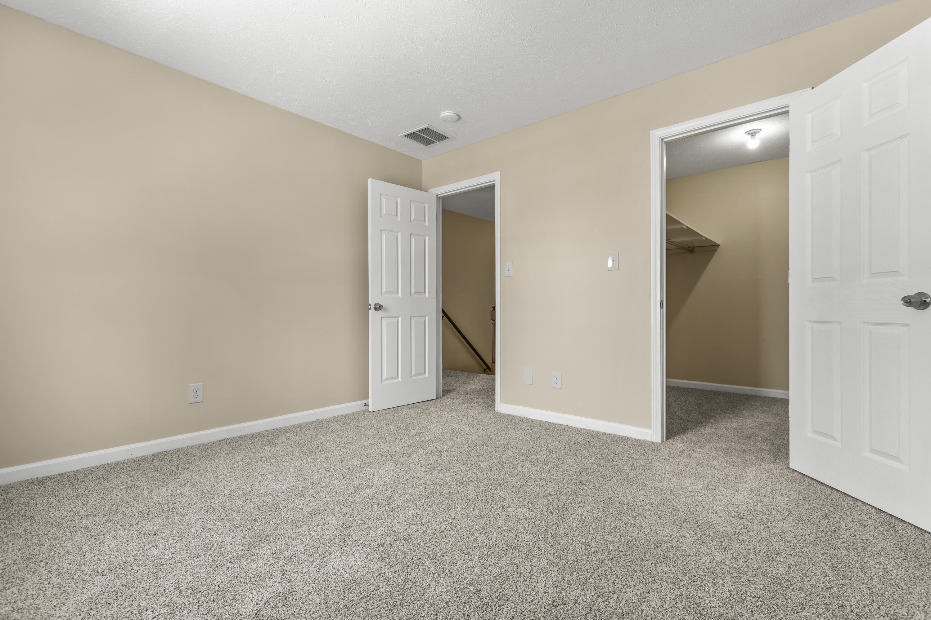 1009 Walker Way
