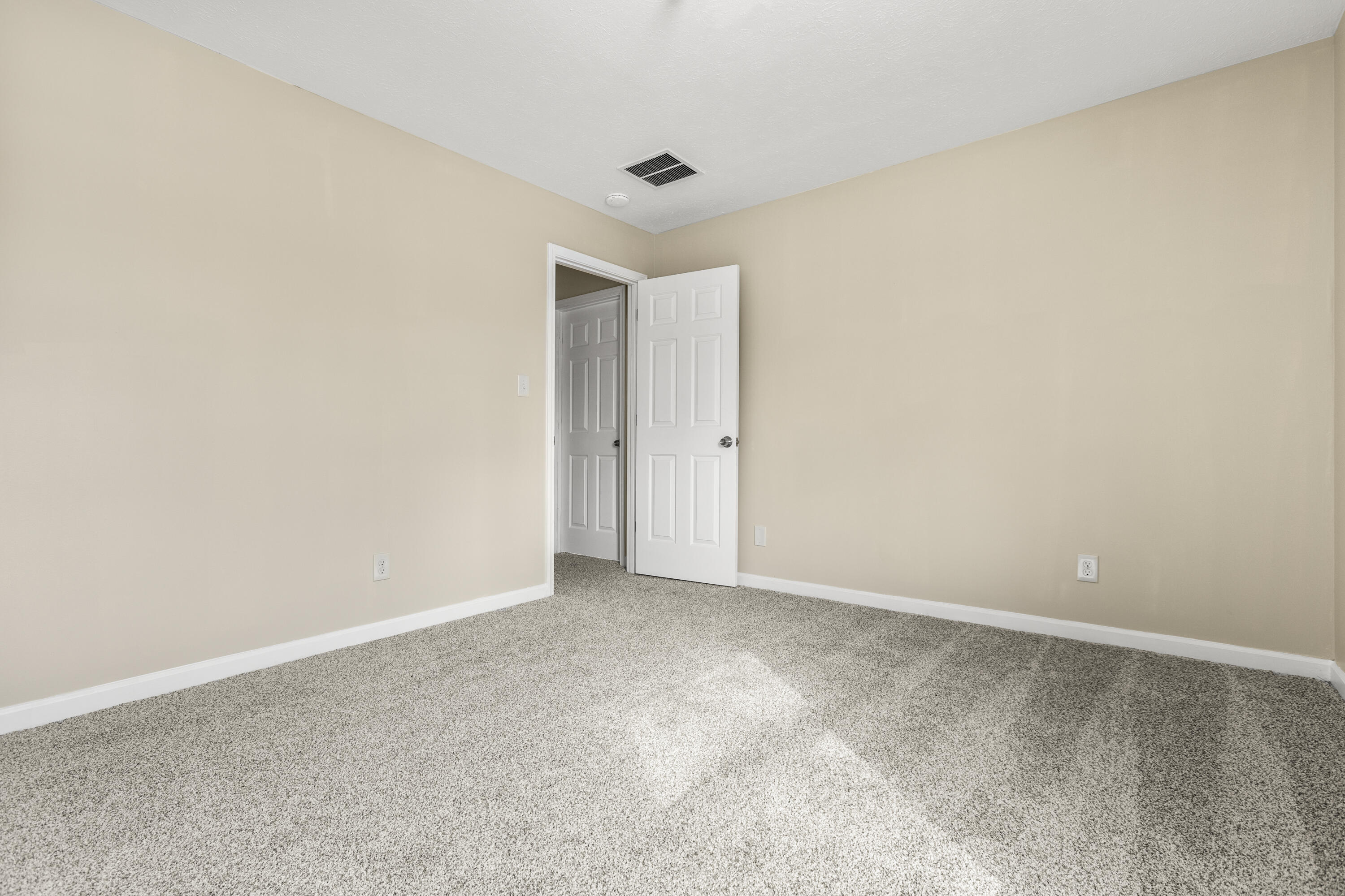 1009 Walker Way