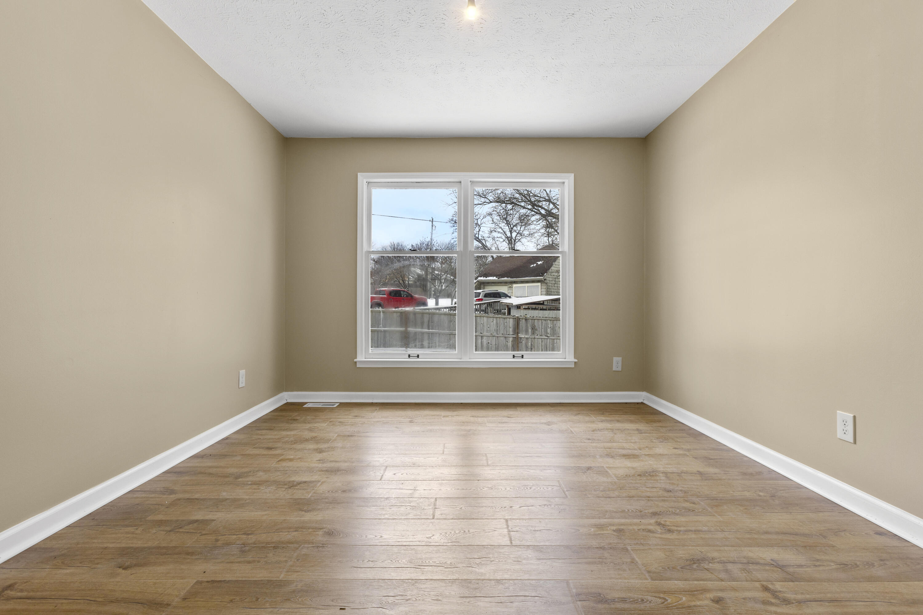 1009 Walker Way