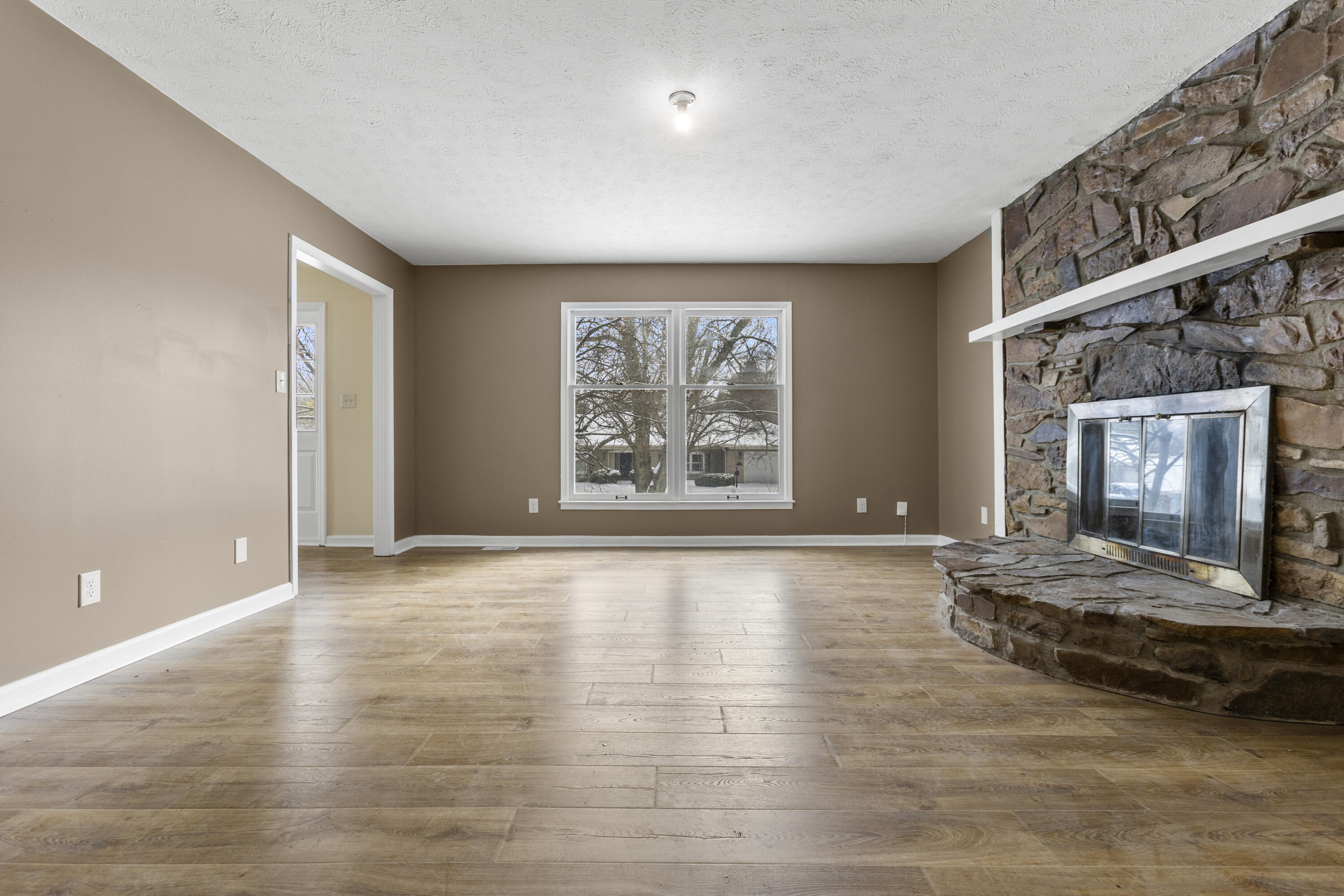 1009 Walker Way