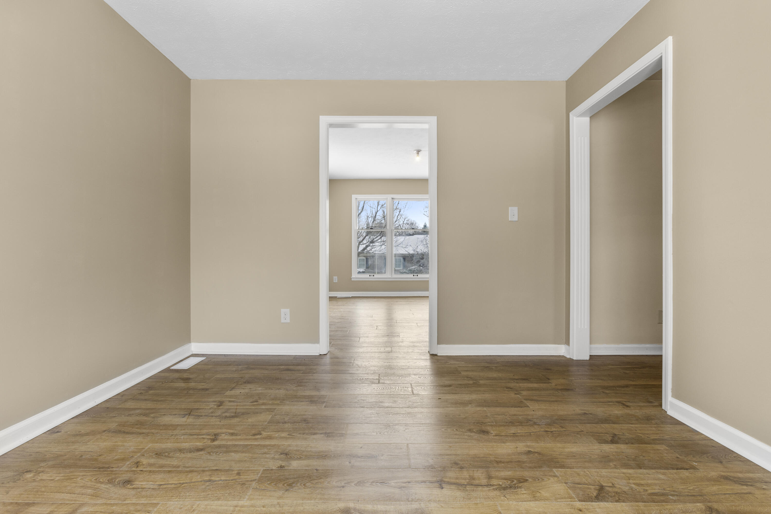 1009 Walker Way