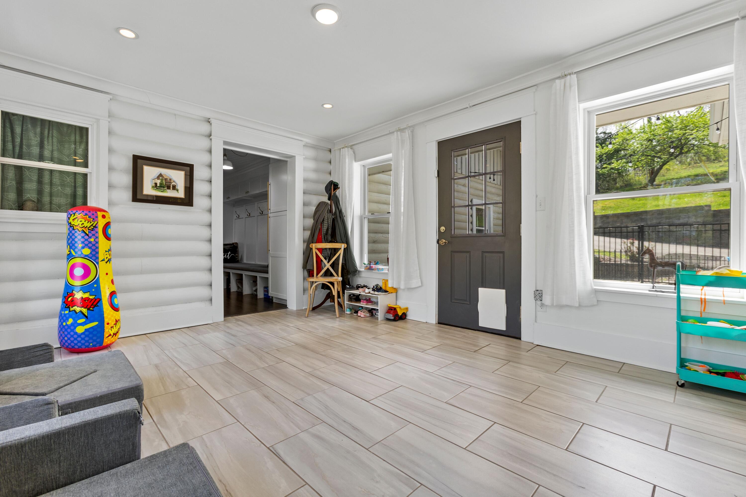104 Whitewing Court