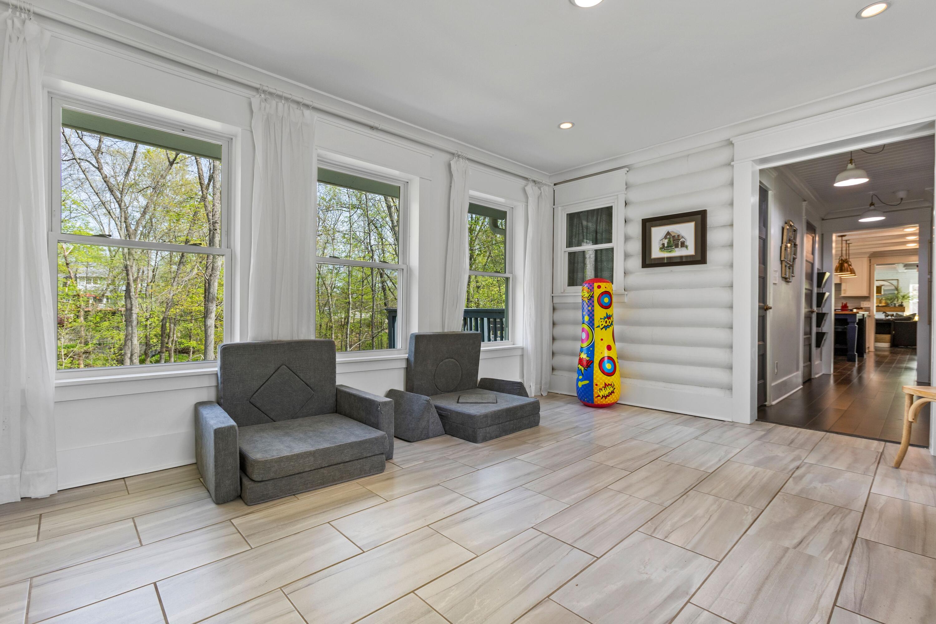 104 Whitewing Court