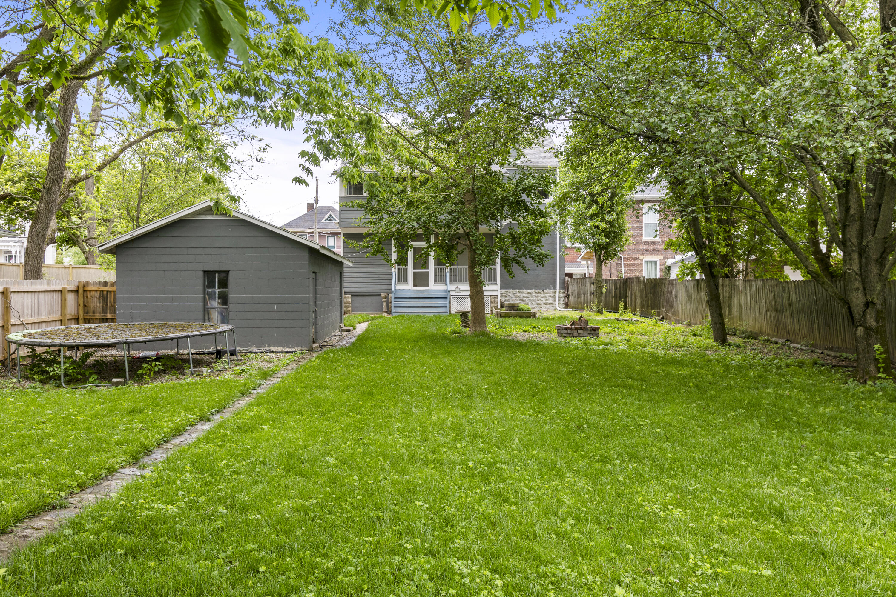 304 E Pleasant Street