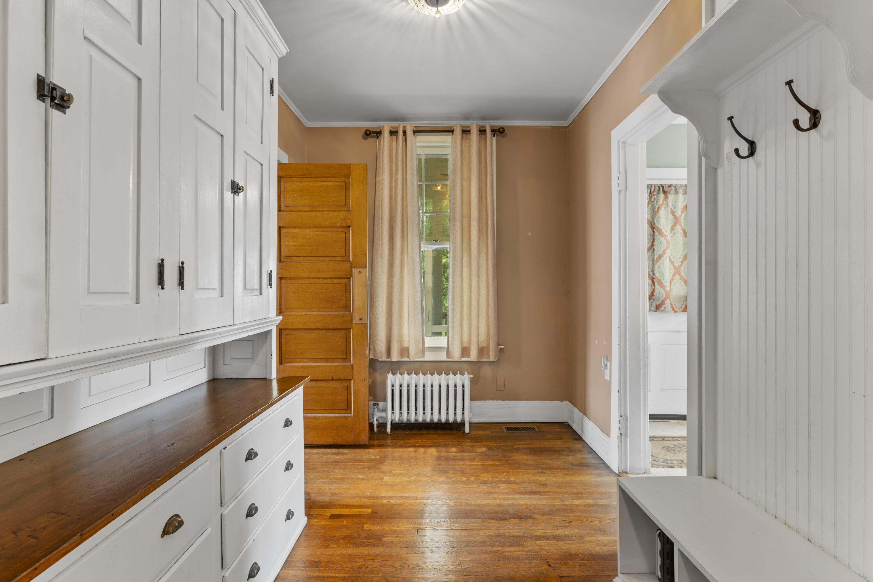 304 E Pleasant Street
