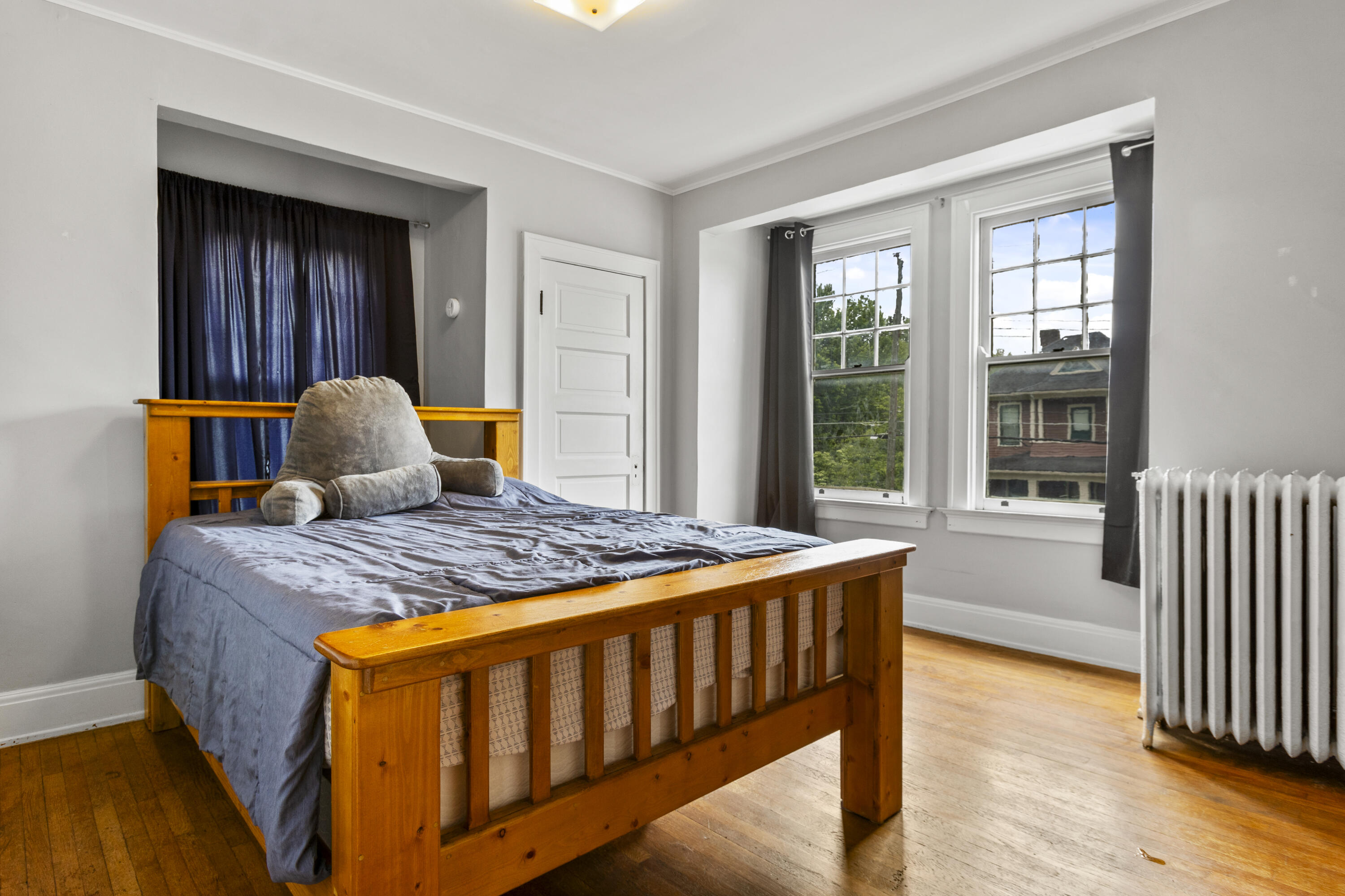 304 E Pleasant Street